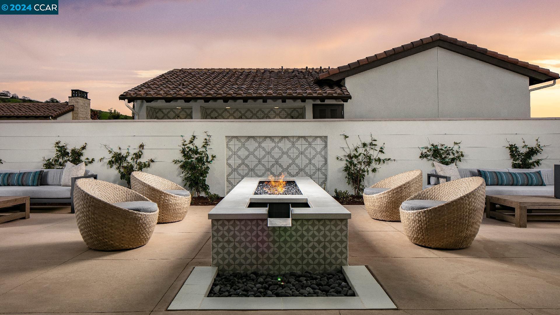 Detail Gallery Image 15 of 21 For 2100 via Santa Elena, Morgan Hill,  CA 95037 - 5 Beds | 5/1 Baths