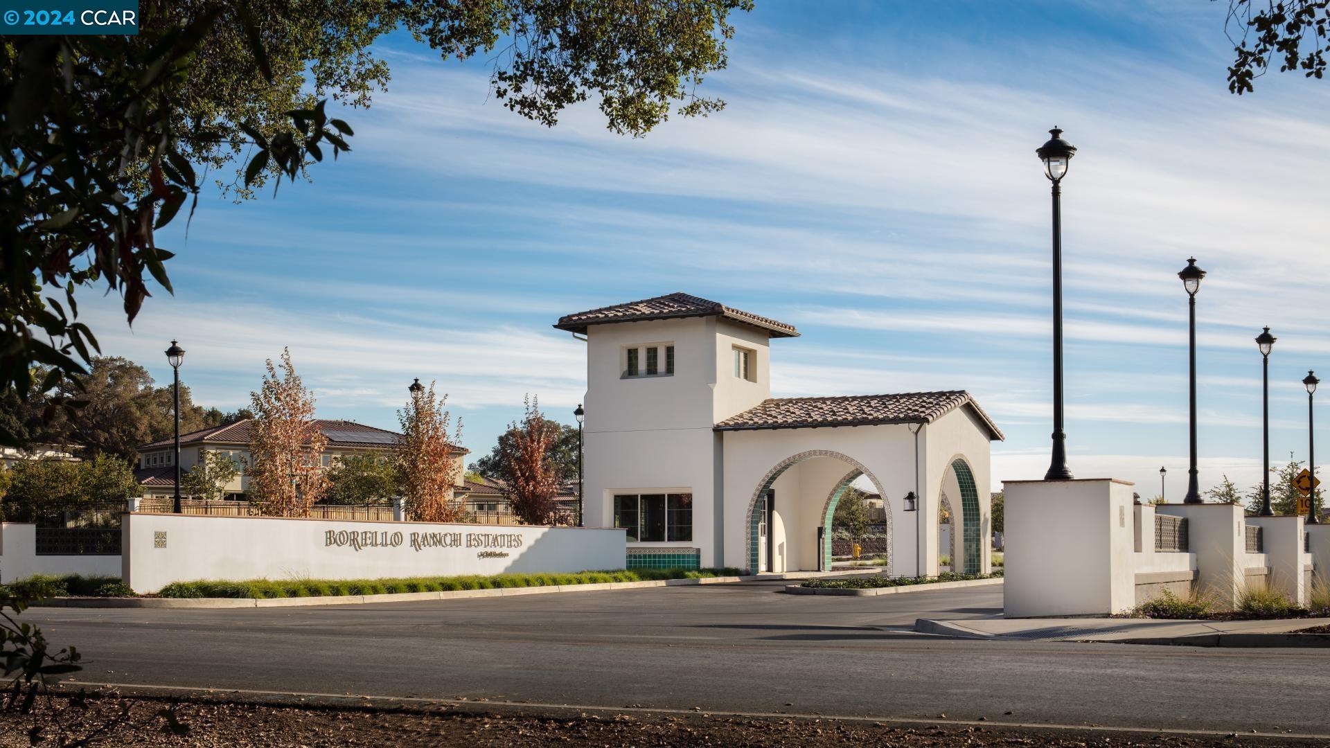 Detail Gallery Image 9 of 21 For 2100 via Santa Elena, Morgan Hill,  CA 95037 - 5 Beds | 5/1 Baths