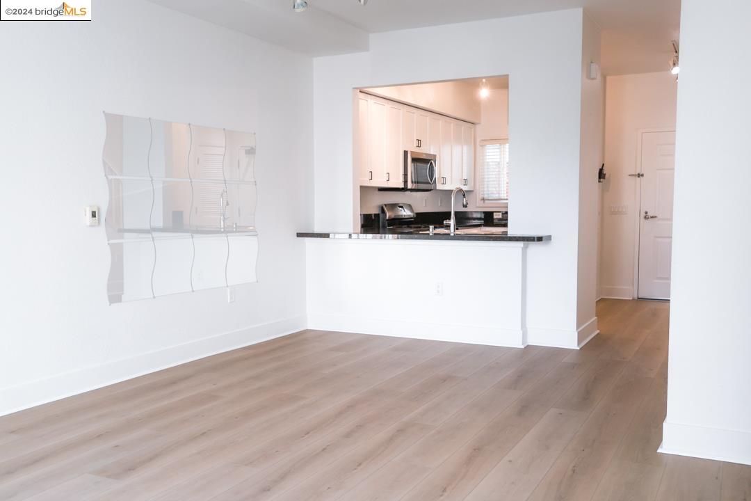 Detail Gallery Image 5 of 26 For 1578 Brunswig, Emeryville,  CA 94608 - 2 Beds | 1 Baths