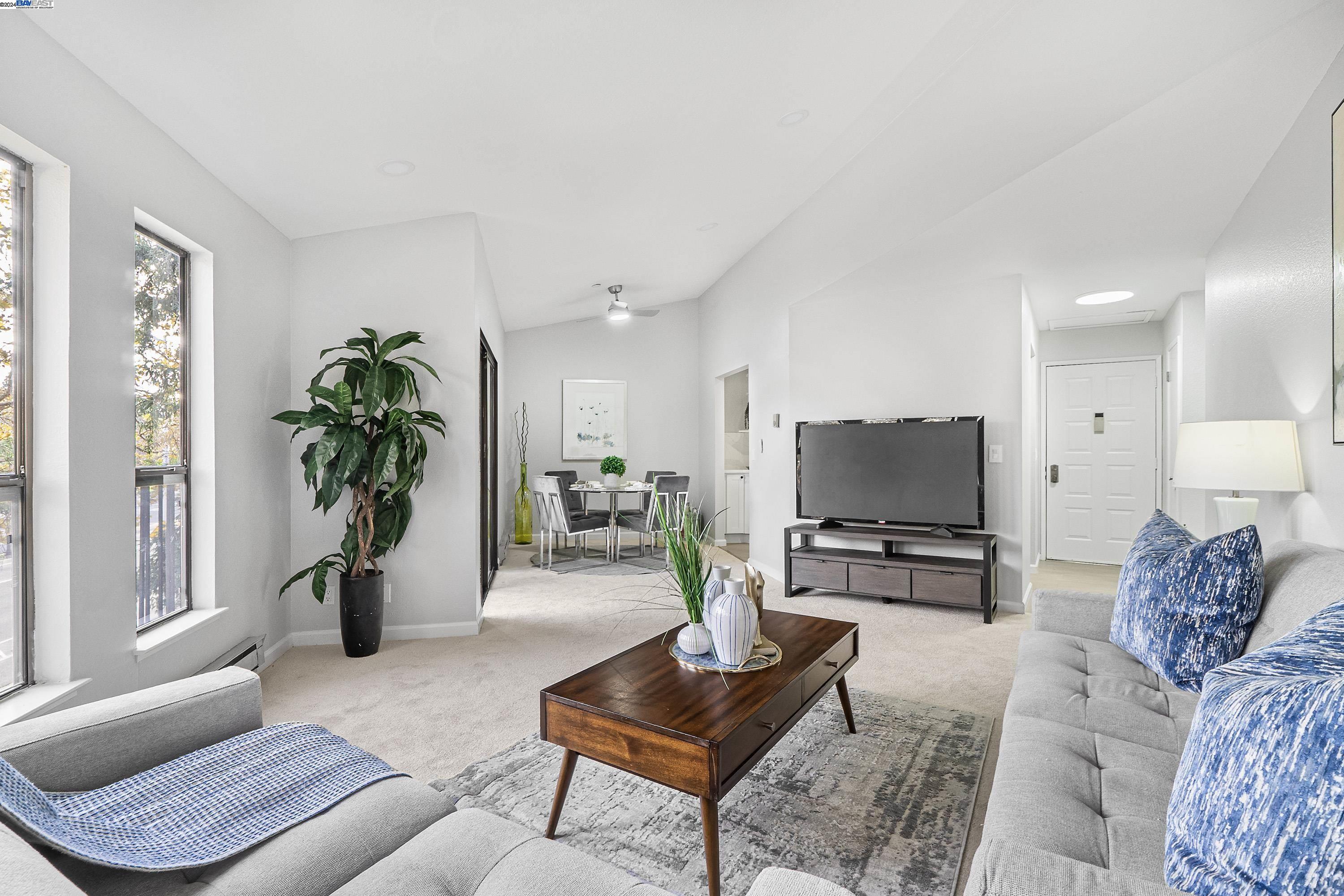 More Details about MLS # 41077609 : 1960 BARRYMORE CMN # J