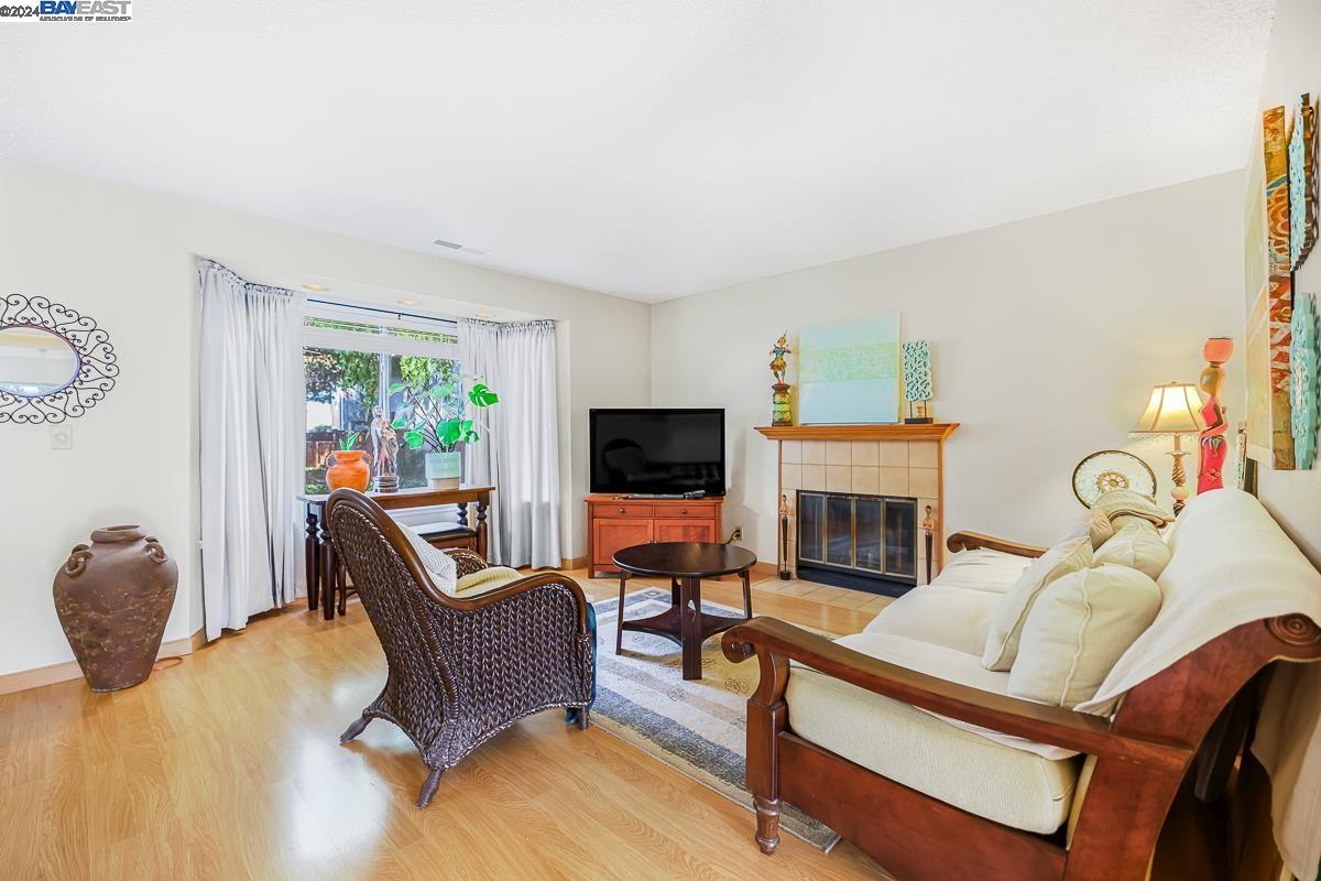 Photo #2: 41077655 Listing 