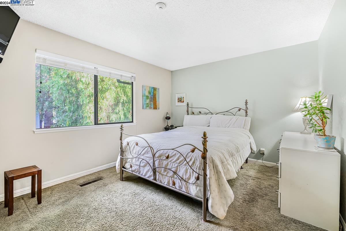 Detail Gallery Image 13 of 25 For 6123 Thornton Ave #D,  Newark,  CA 94560 - 3 Beds | 2/1 Baths