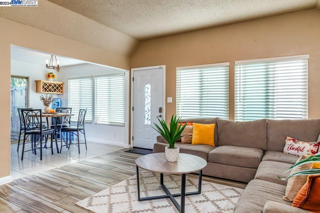 Photo #4: 41077738 Listing 