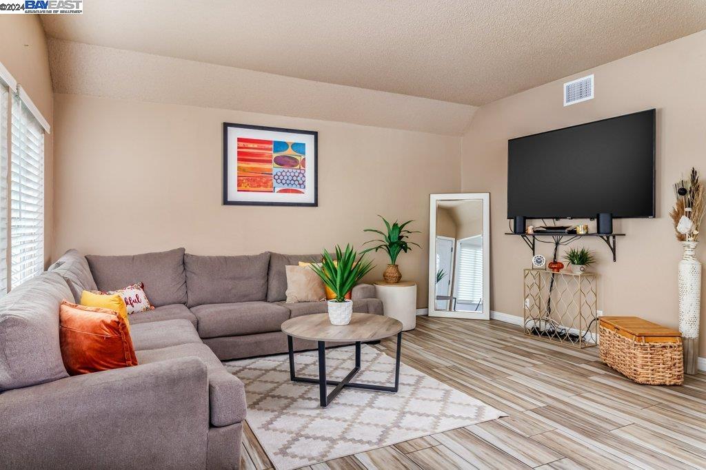 Photo #6: 41077738 Listing 