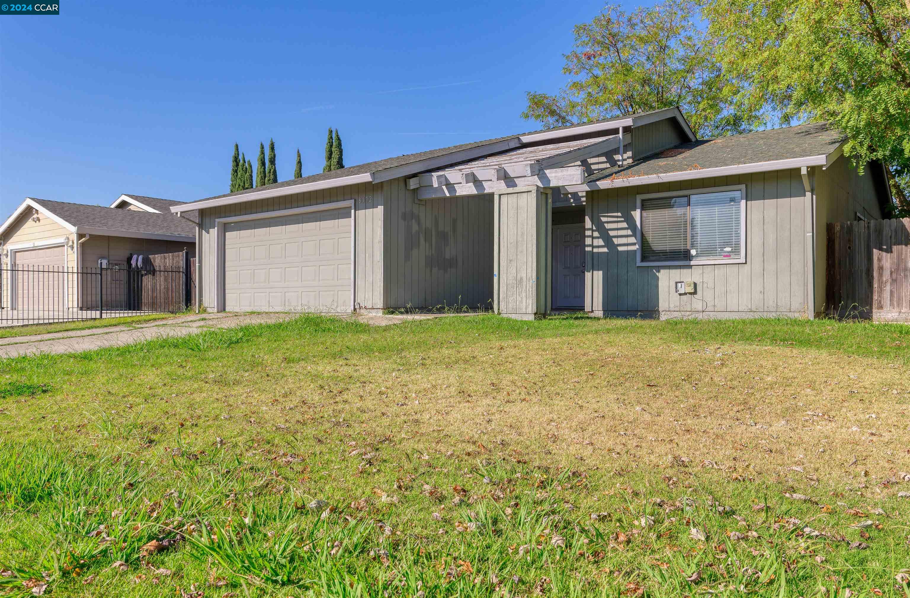 Detail Gallery Image 2 of 24 For 8172 Essen Way, Sacramento,  CA 95823 - 3 Beds | 2 Baths