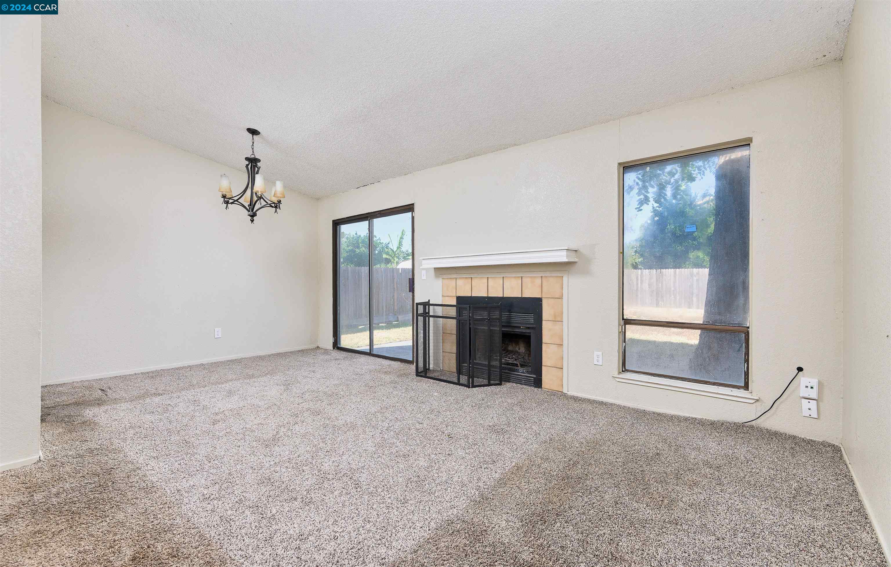 Detail Gallery Image 11 of 24 For 8172 Essen Way, Sacramento,  CA 95823 - 3 Beds | 2 Baths