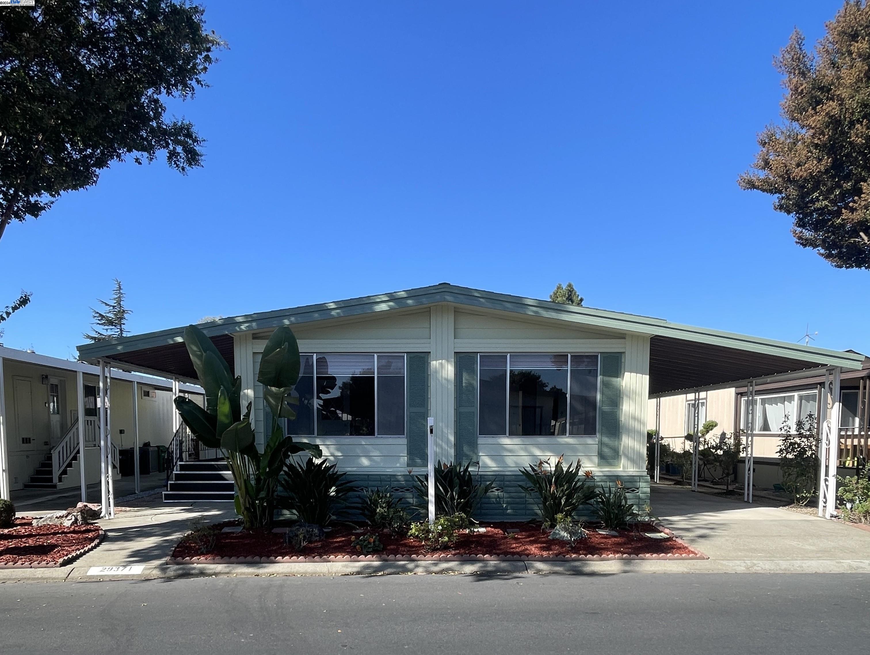 Detail Gallery Image 1 of 1 For 29371 New Hampshire Way #208,  Hayward,  CA 94544 - 2 Beds | 2 Baths