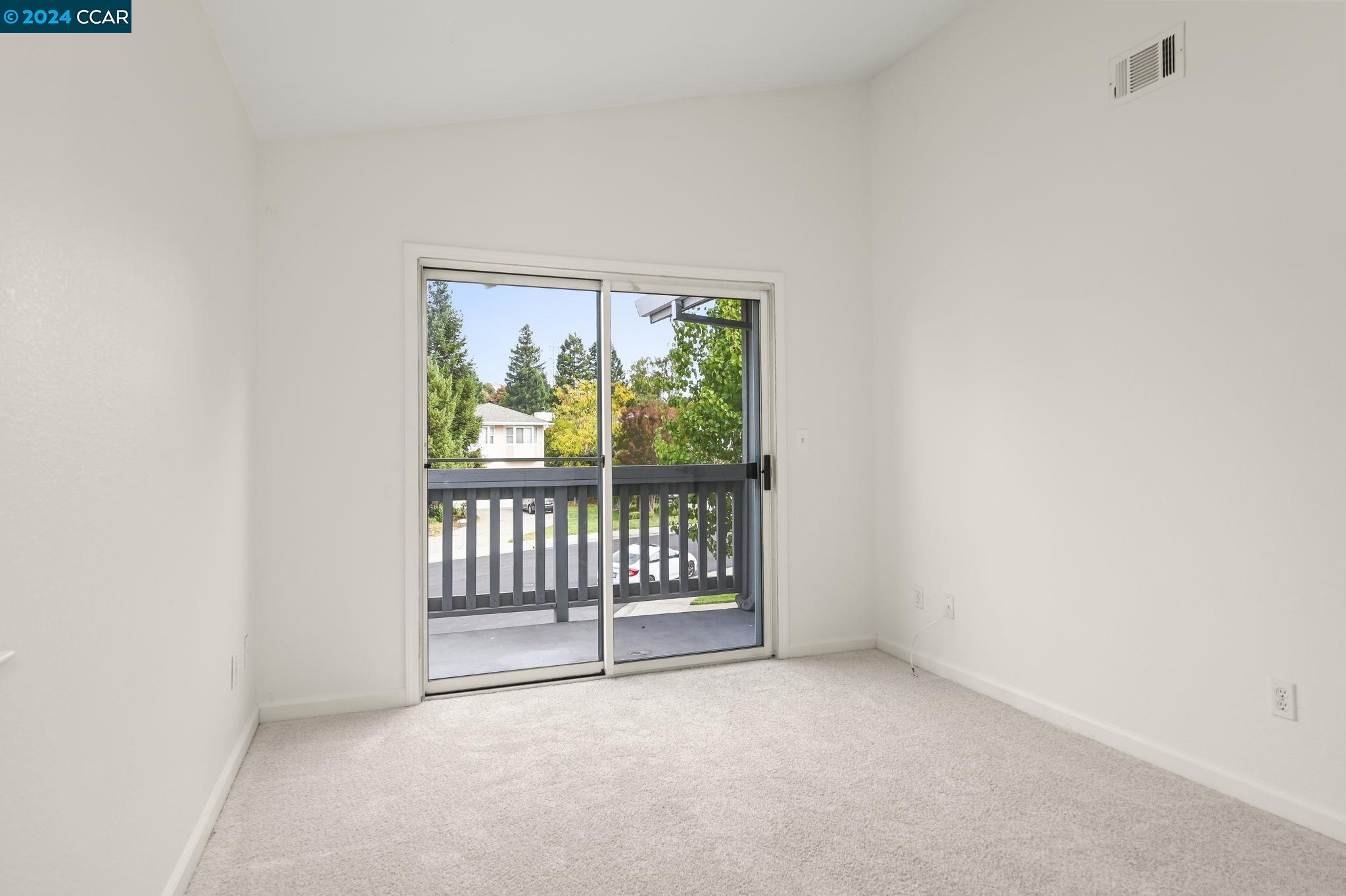 Detail Gallery Image 17 of 29 For 106 Williamson Ct, Martinez,  CA 94553 - 4 Beds | 2/1 Baths