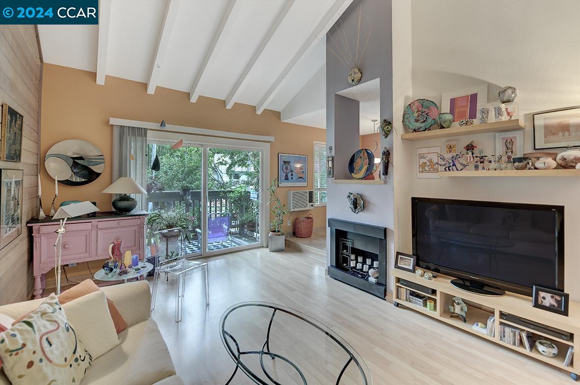 Photo #2: 41077834 Listing 