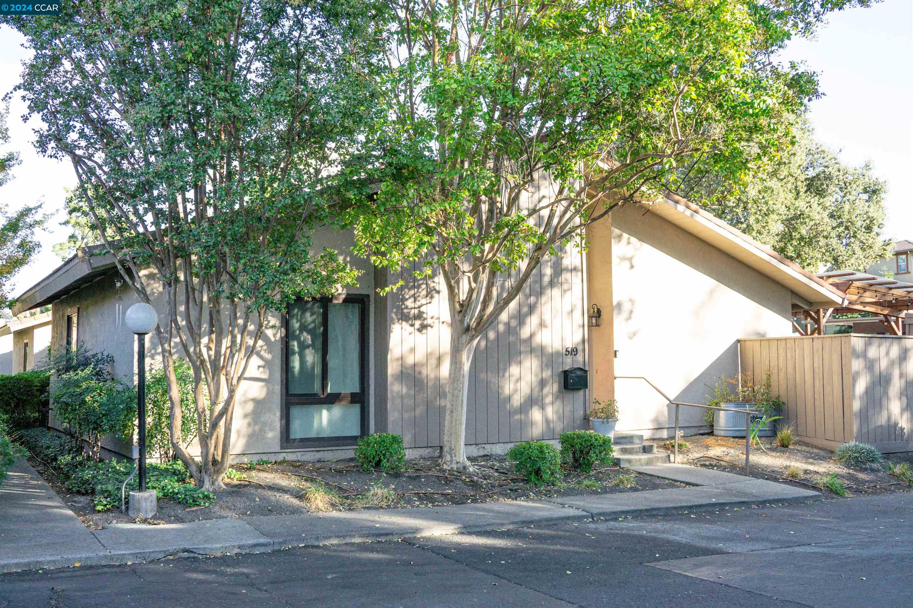 Photo #2: 41077857 Listing 