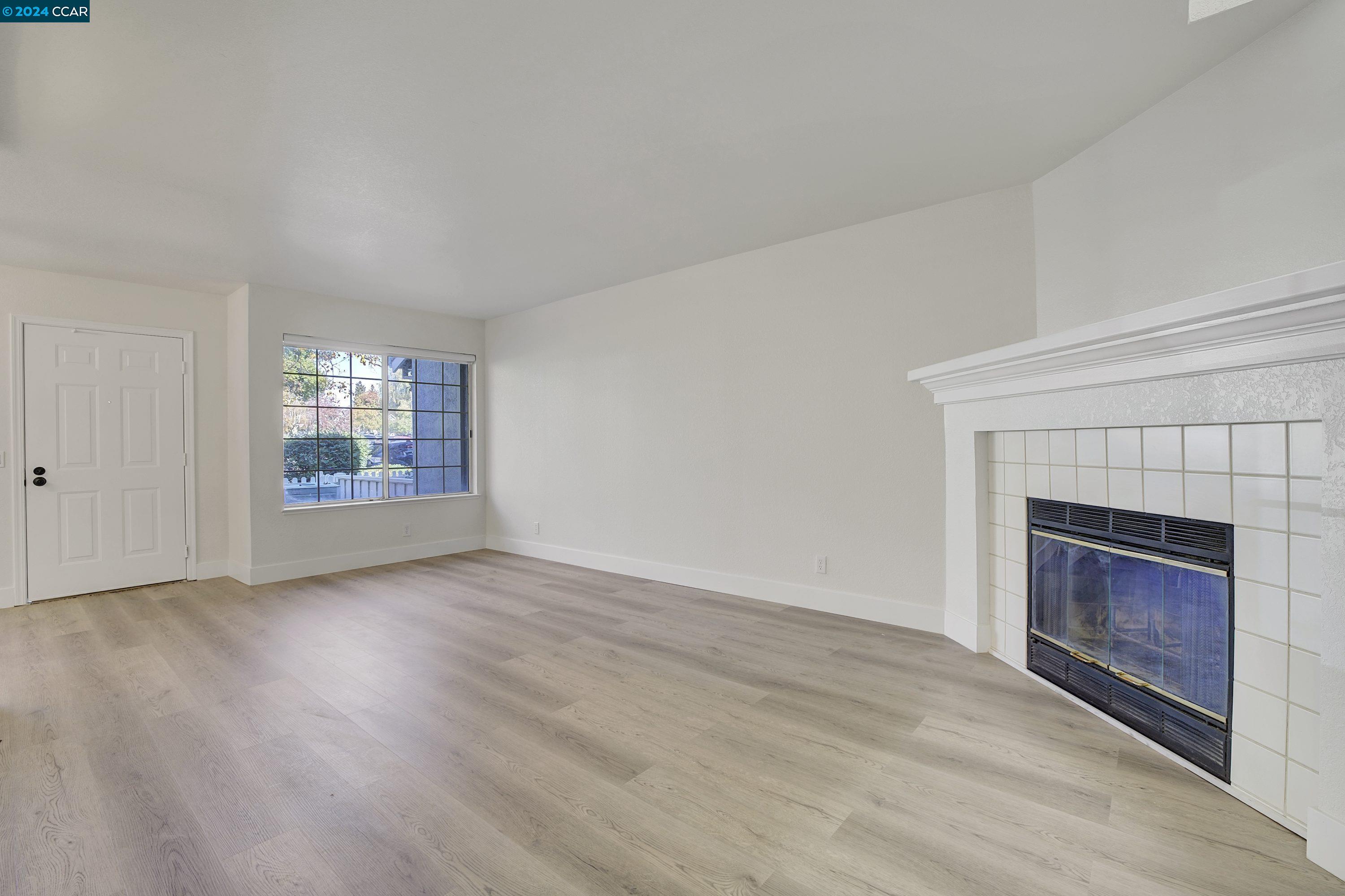 Detail Gallery Image 10 of 56 For 7414 Oxford Cir, Dublin,  CA 94568 - 3 Beds | 2/1 Baths