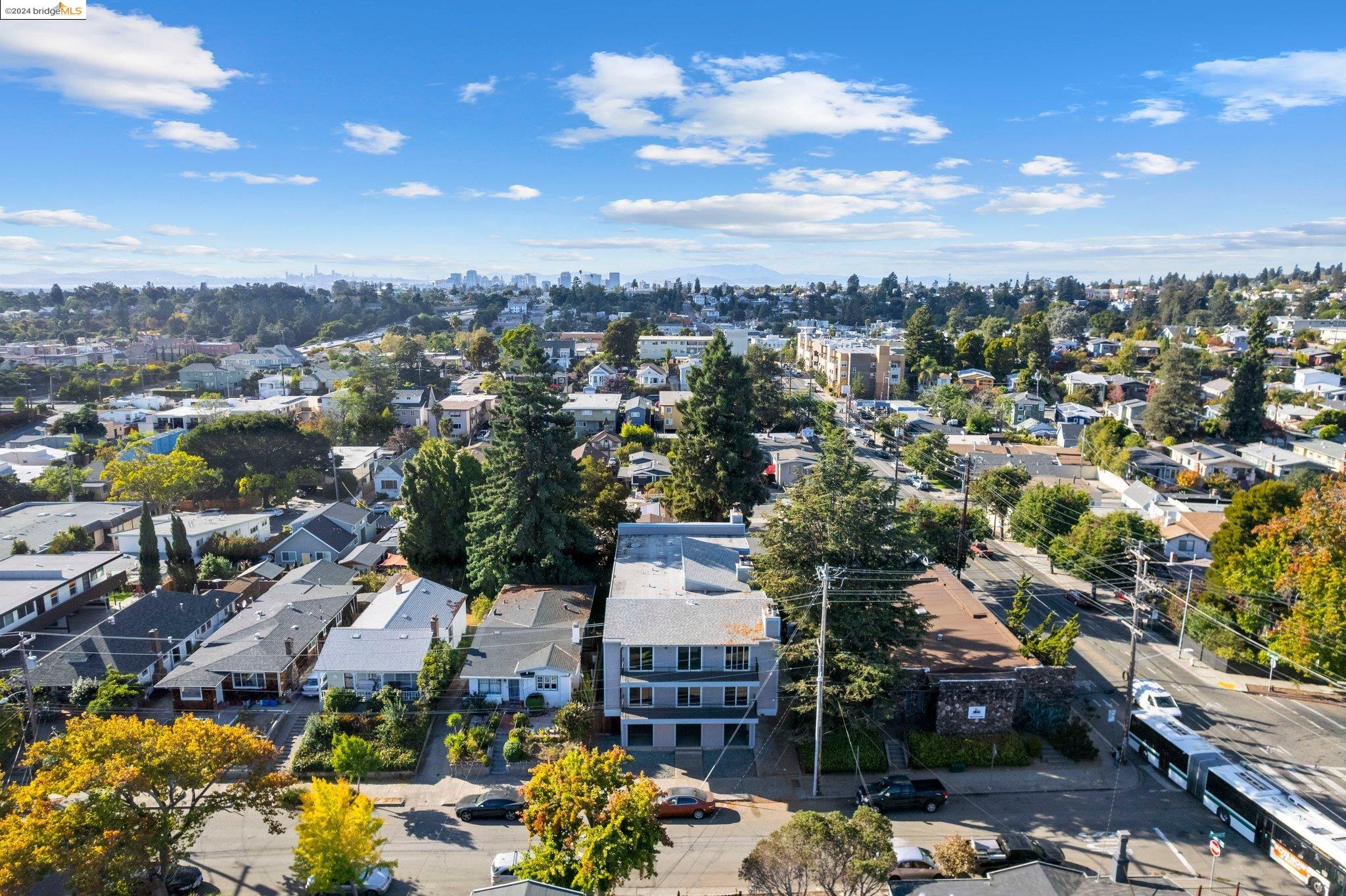 Detail Gallery Image 34 of 39 For 3471 Laguna Ave, Oakland,  CA 94602 - 2 Beds | 1/1 Baths