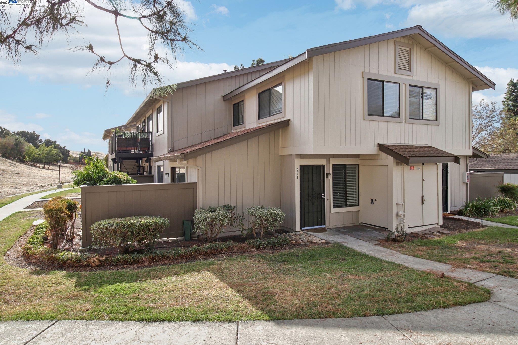 Detail Gallery Image 3 of 46 For 271 Famoso Plz, Union City,  CA 94587 - 3 Beds | 2 Baths