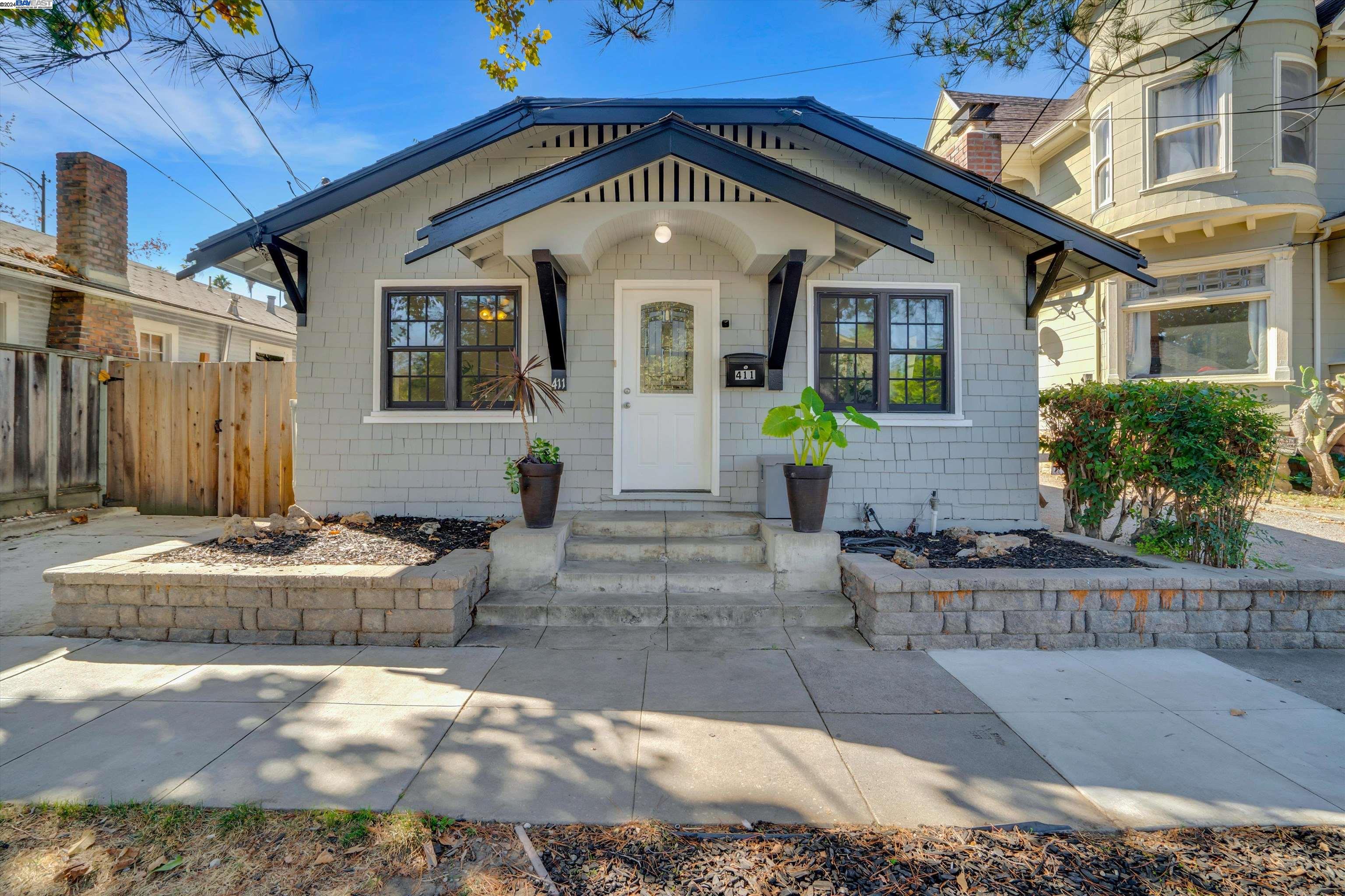 Detail Gallery Image 1 of 1 For 411 N 5th St, San Jose,  CA 95112 - 3 Beds | 1 Baths