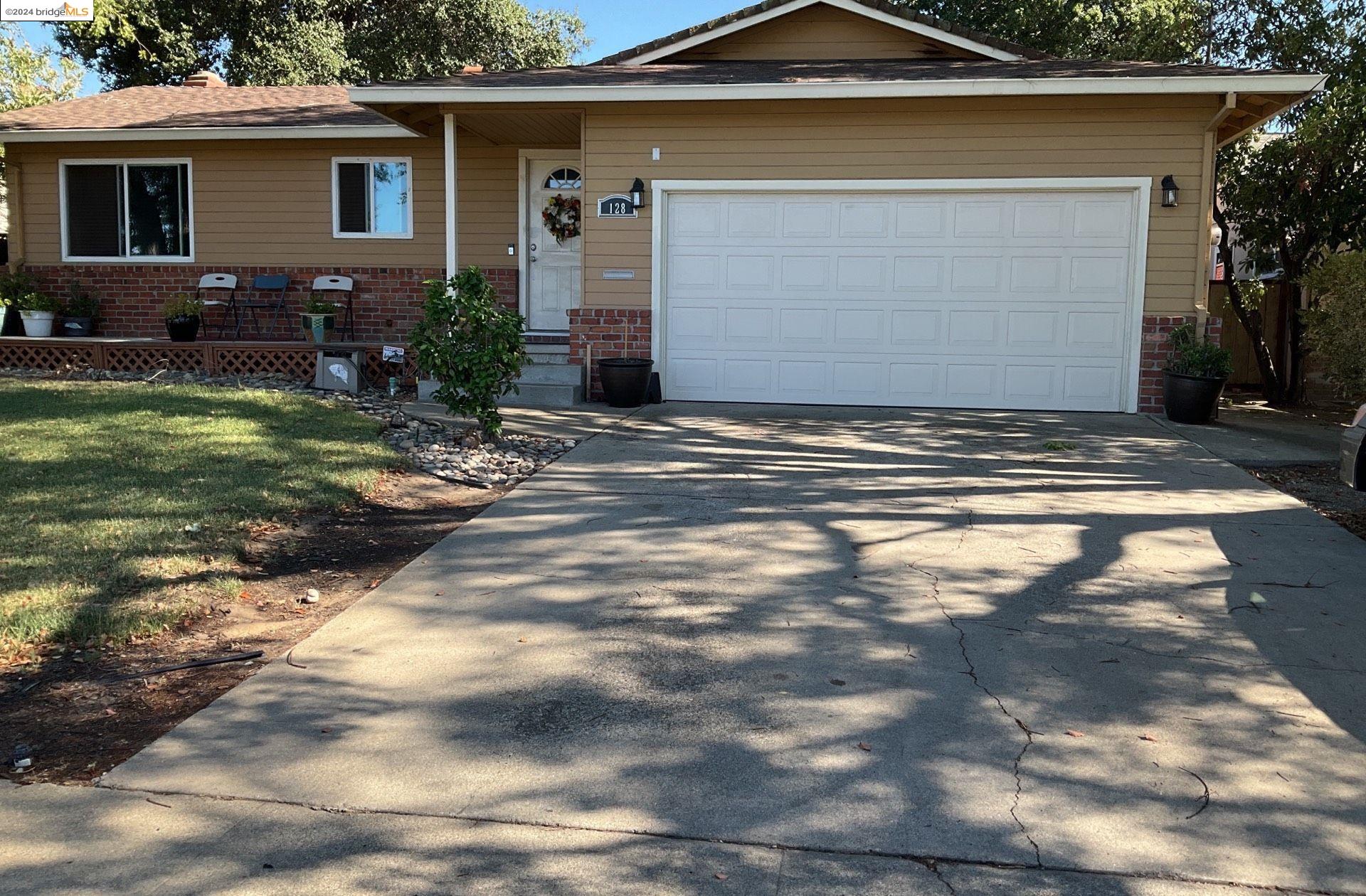 Detail Gallery Image 1 of 4 For 128 Pleasant Place, Antioch,  CA 94509-9999 - 3 Beds | 2 Baths