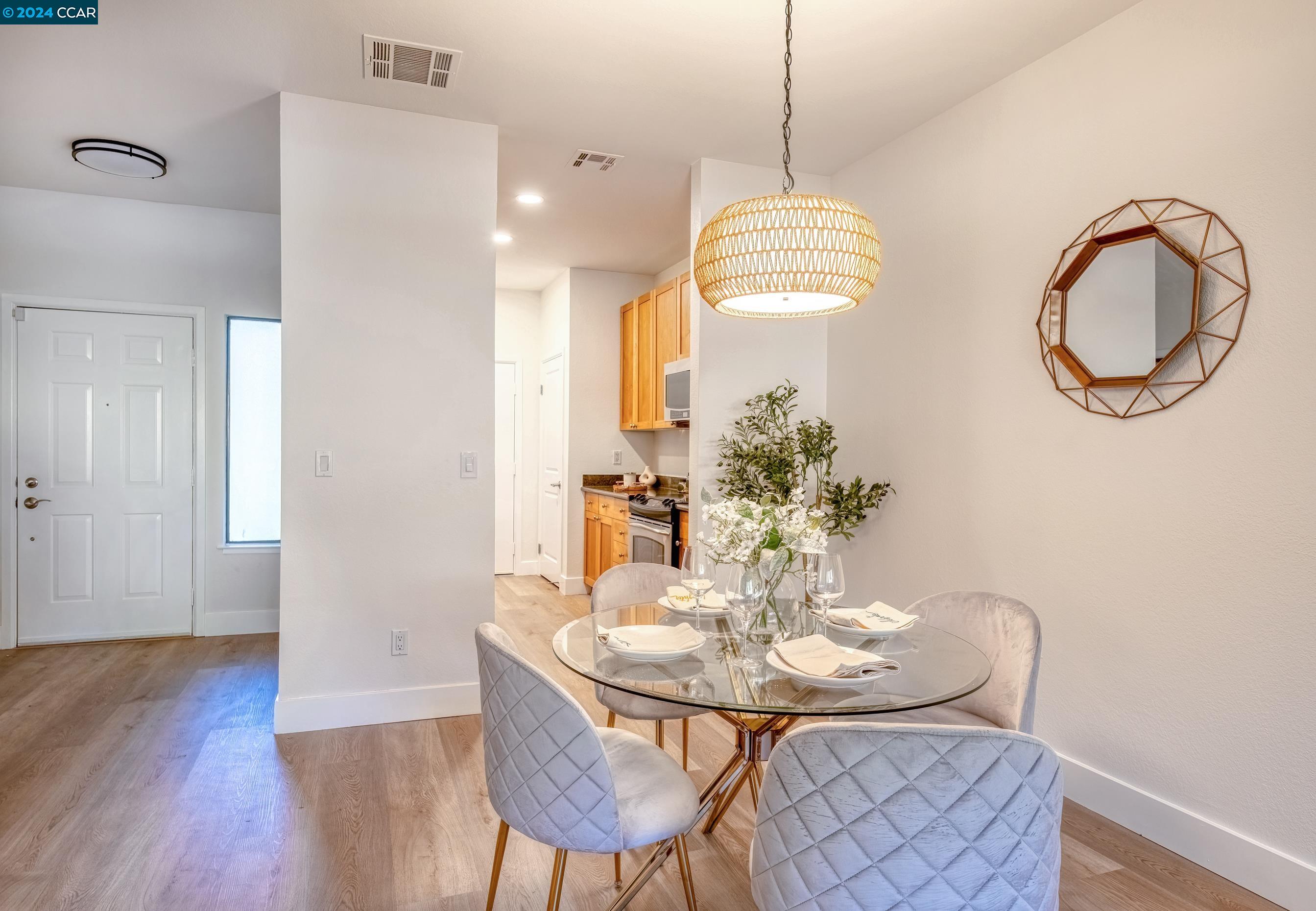 Photo #5: 41077957 Listing 