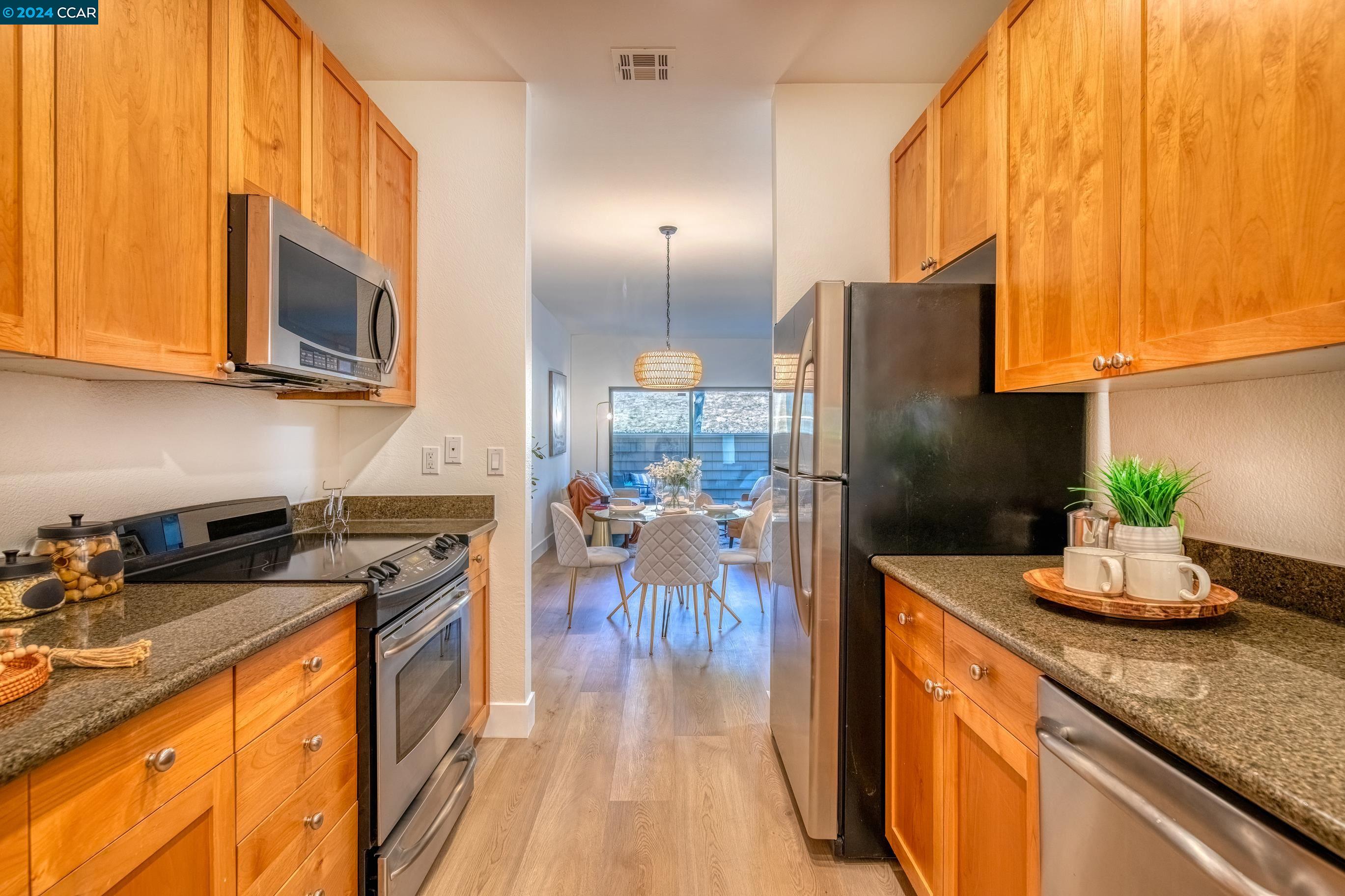 Photo #6: 41077957 Listing 