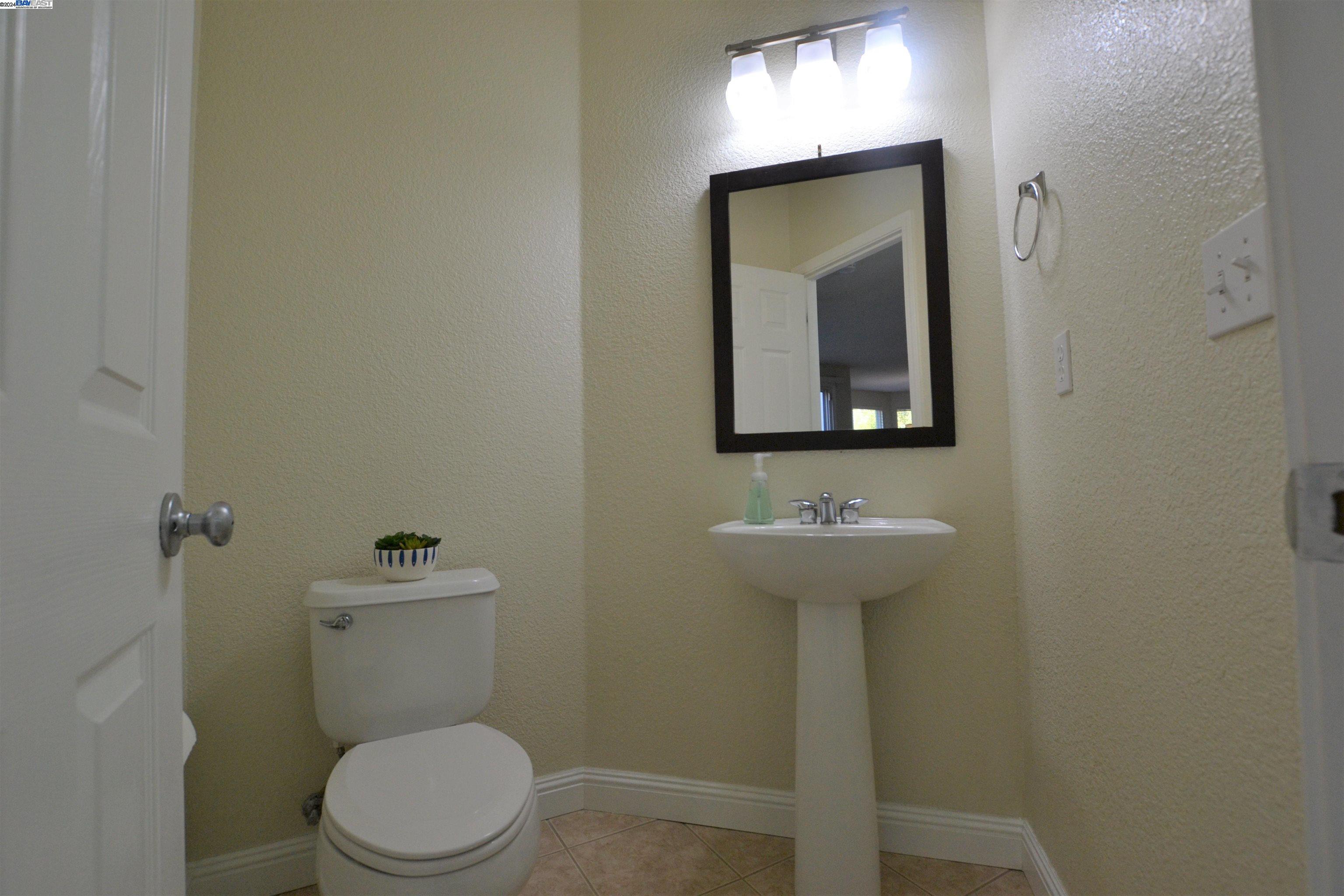 Detail Gallery Image 7 of 22 For 2530 Albertine Ln, Brentwood,  CA 94513 - 4 Beds | 2/1 Baths