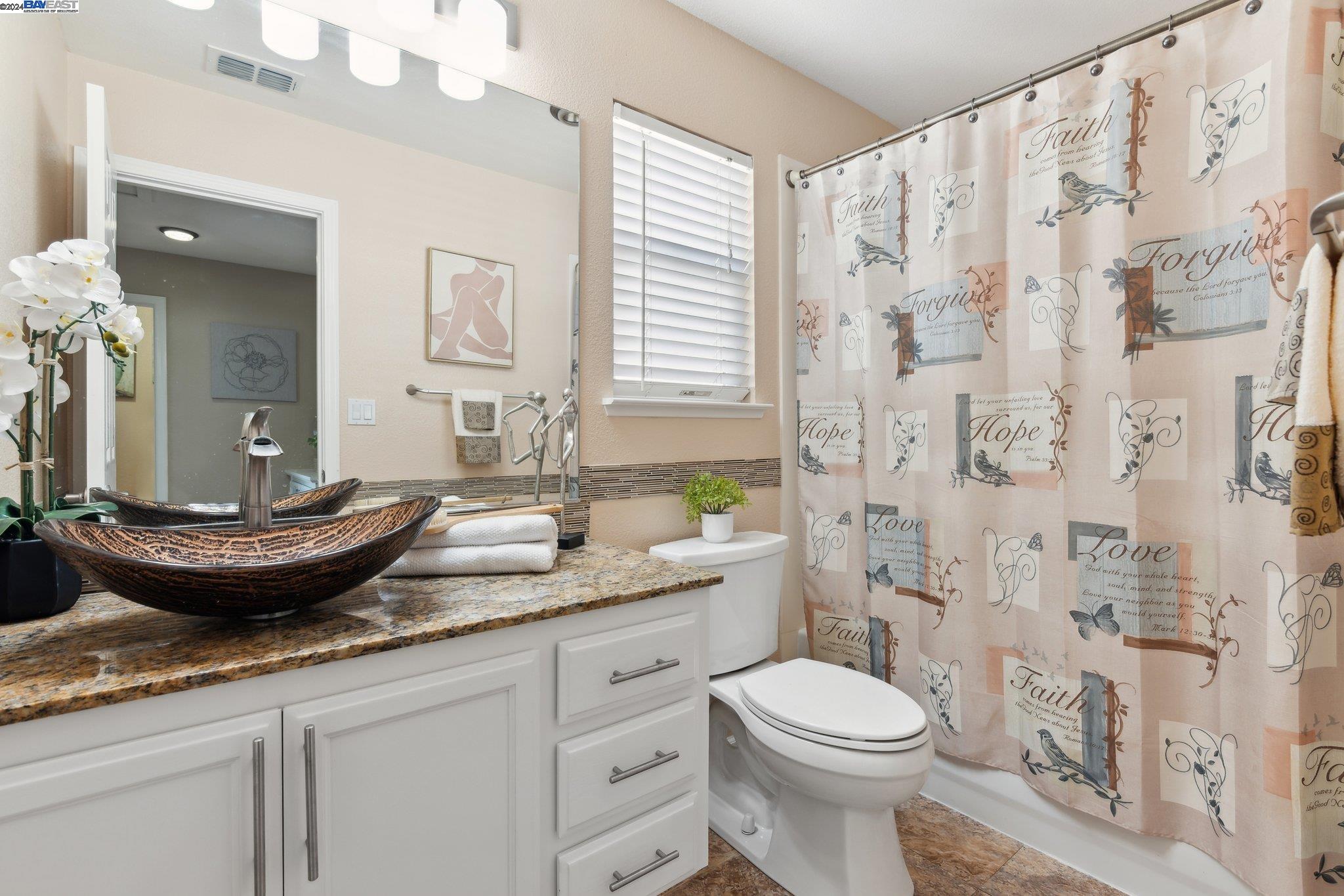 Detail Gallery Image 31 of 46 For 1551 Enterprise Cir, Pittsburg,  CA 94565 - 4 Beds | 2/1 Baths