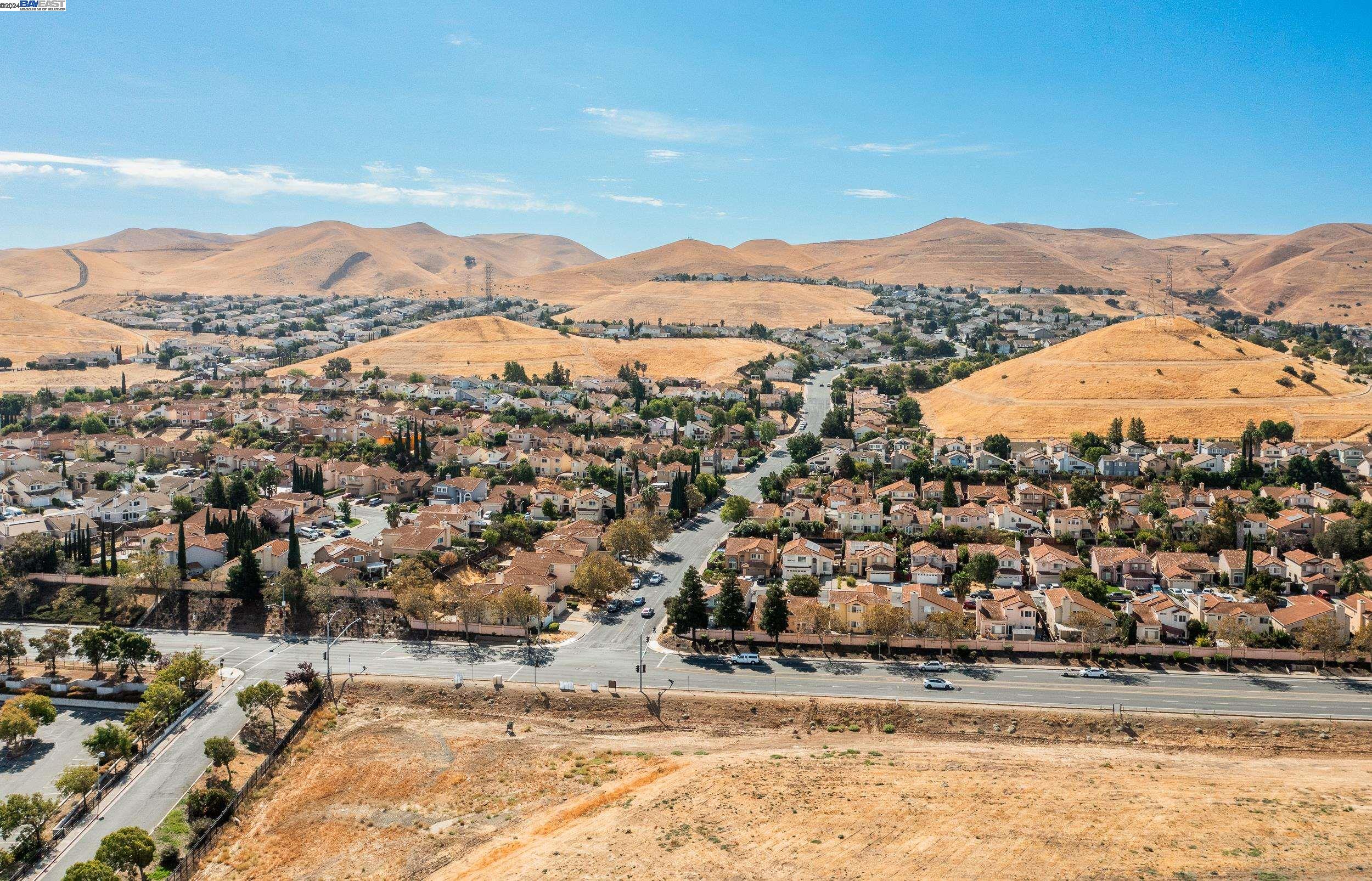 Detail Gallery Image 7 of 30 For 2262 Bayberry Cir, Pittsburg,  CA 94565 - 4 Beds | 2/1 Baths