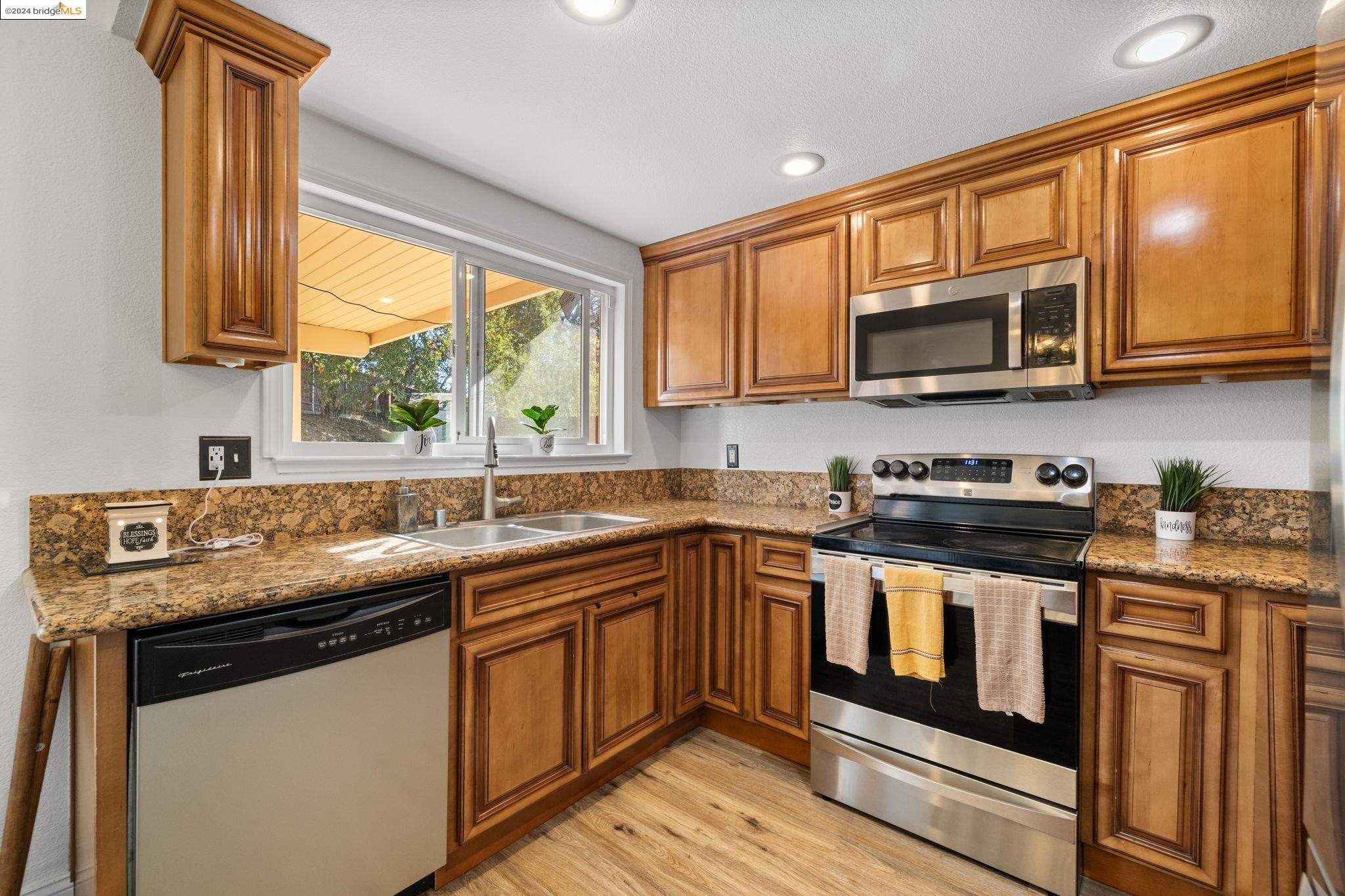 Detail Gallery Image 11 of 28 For 7428 Verdugo, Sacramento,  CA 95842 - 4 Beds | 2 Baths