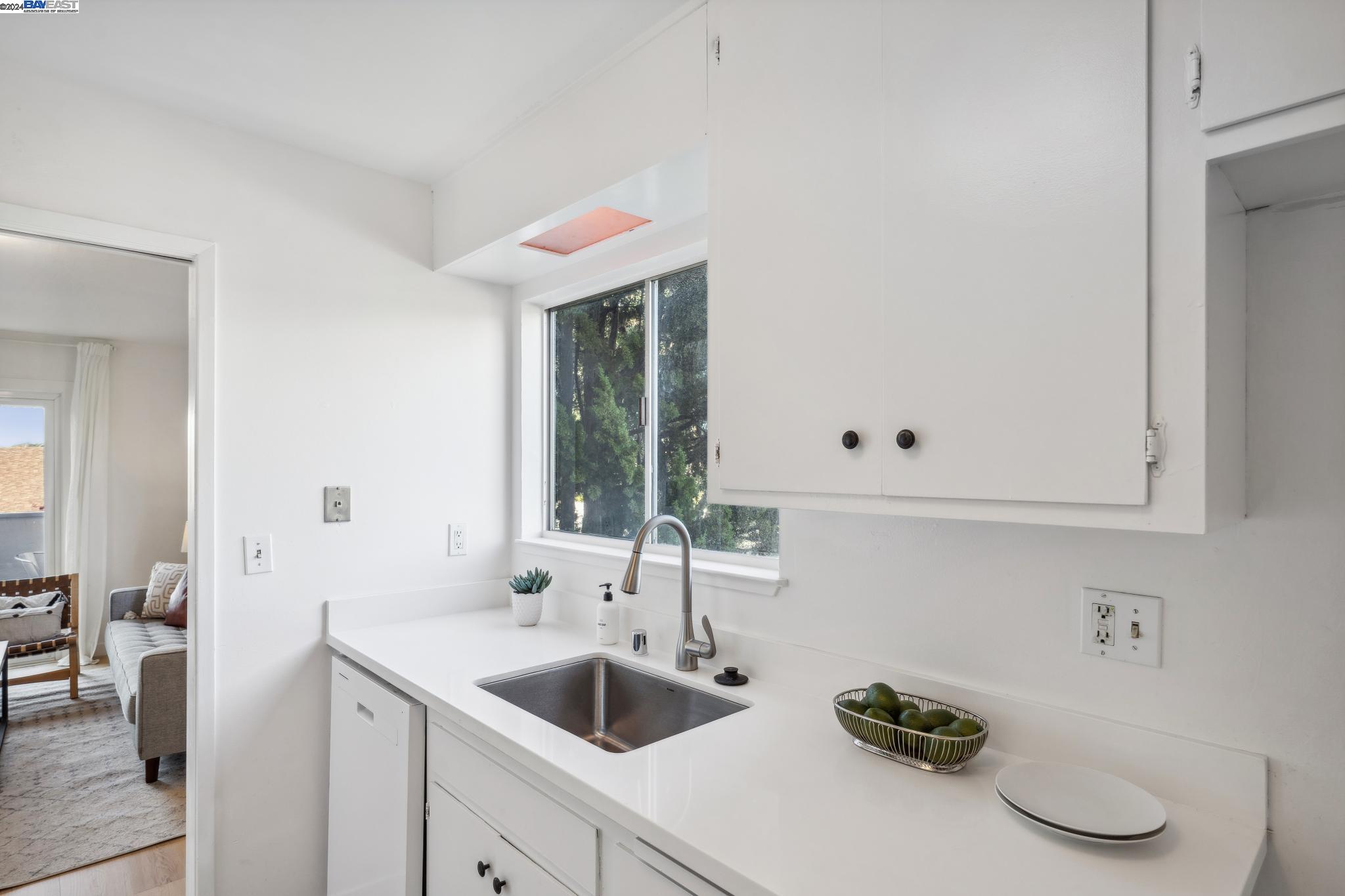 Detail Gallery Image 18 of 43 For 2106 Otis Dr #Q,  Alameda,  CA 94501 - 2 Beds | 1/1 Baths