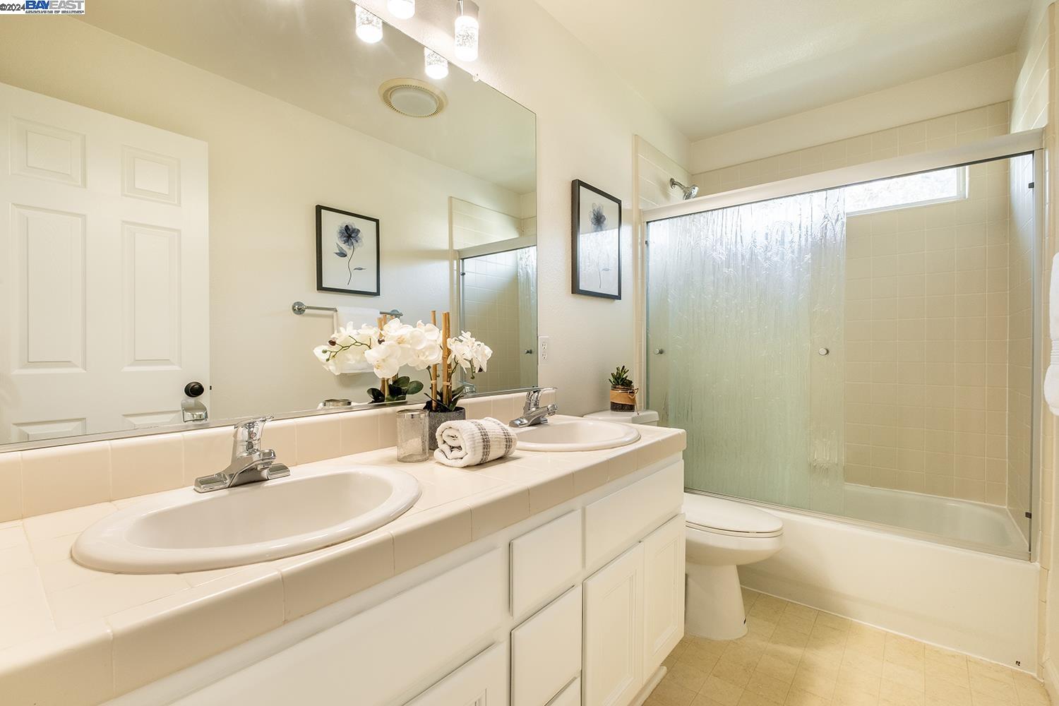 Detail Gallery Image 29 of 37 For 5511 Old Westbury Way, Dublin,  CA 94568 - 4 Beds | 3/1 Baths