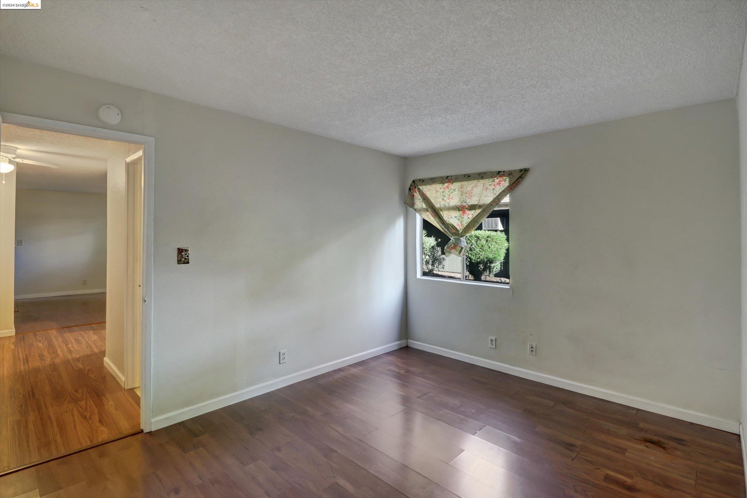 Detail Gallery Image 14 of 19 For 1133 Meadow Ln #95,  Concord,  CA 94520 - 1 Beds | 1 Baths