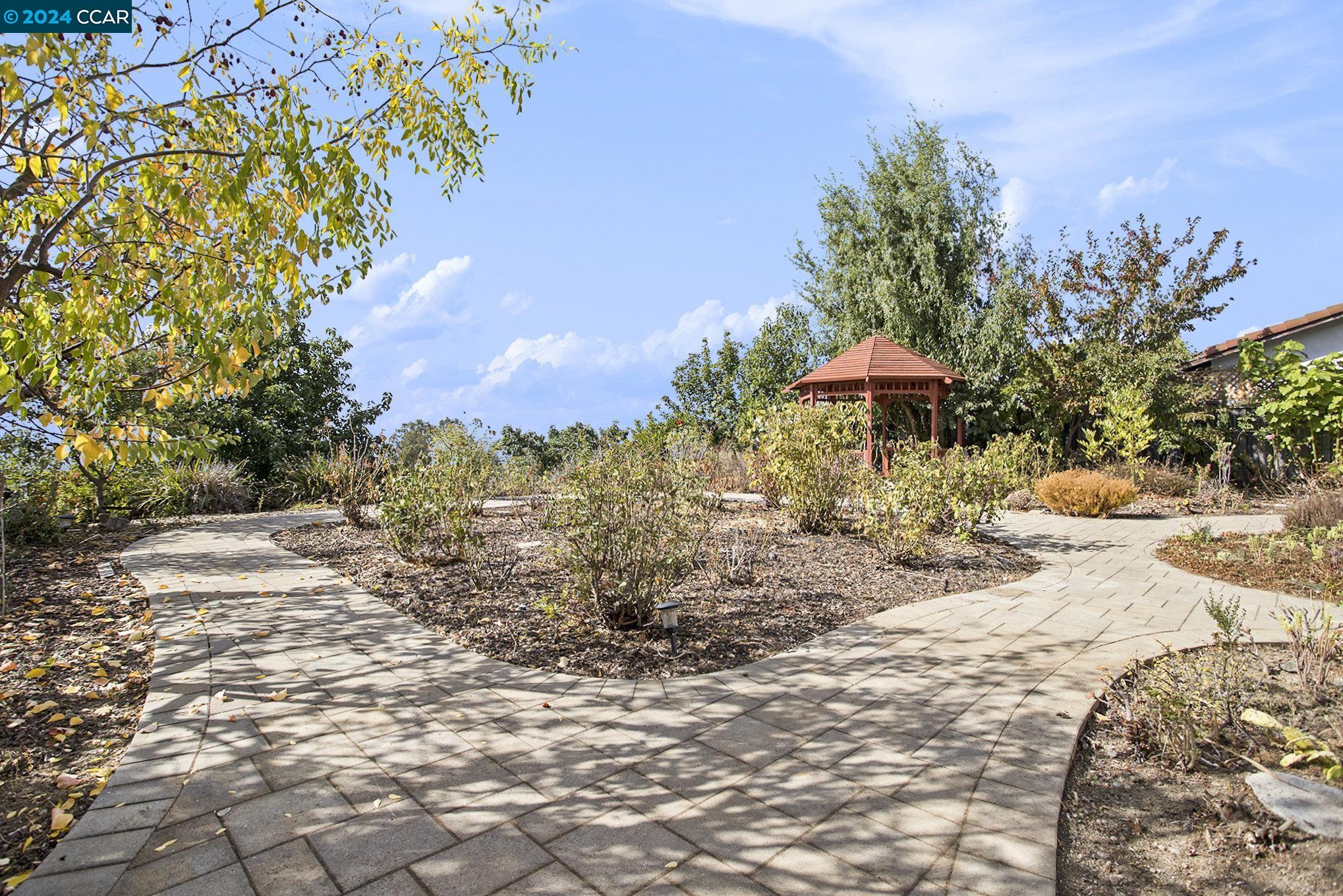 Detail Gallery Image 21 of 39 For 5457 Trumpet Ct, Castro Valley,  CA 94552 - 4 Beds | 3 Baths