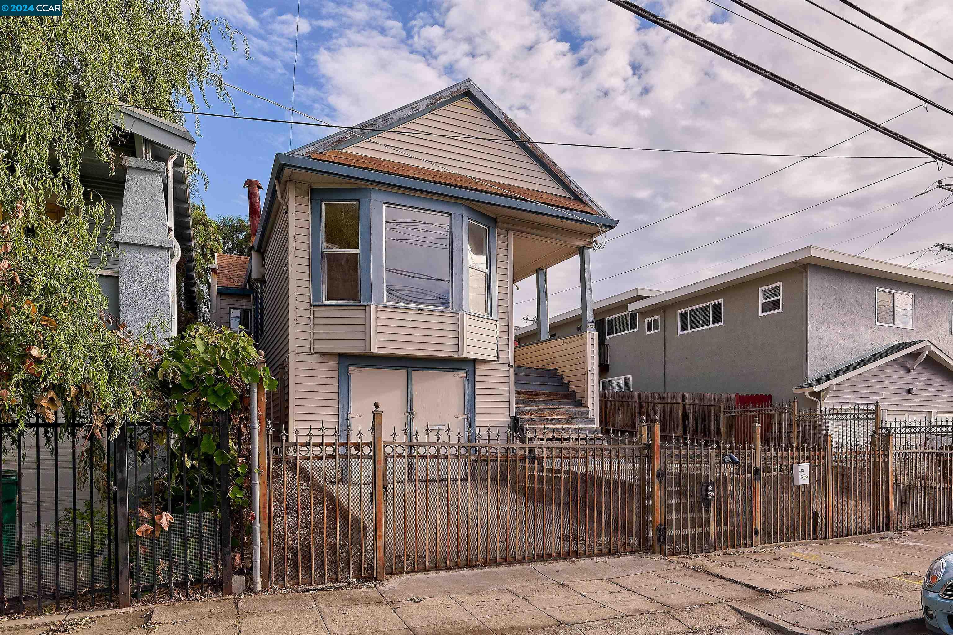 Detail Gallery Image 1 of 1 For 4730 Melrose Ave, Oakland,  CA 94601 - 2 Beds | 1 Baths