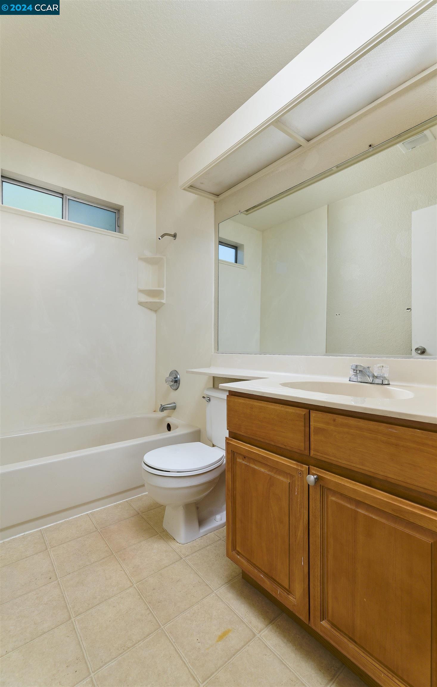 Detail Gallery Image 14 of 27 For 3016 Bellflower Dr, Antioch,  CA 94531 - 3 Beds | 2/1 Baths