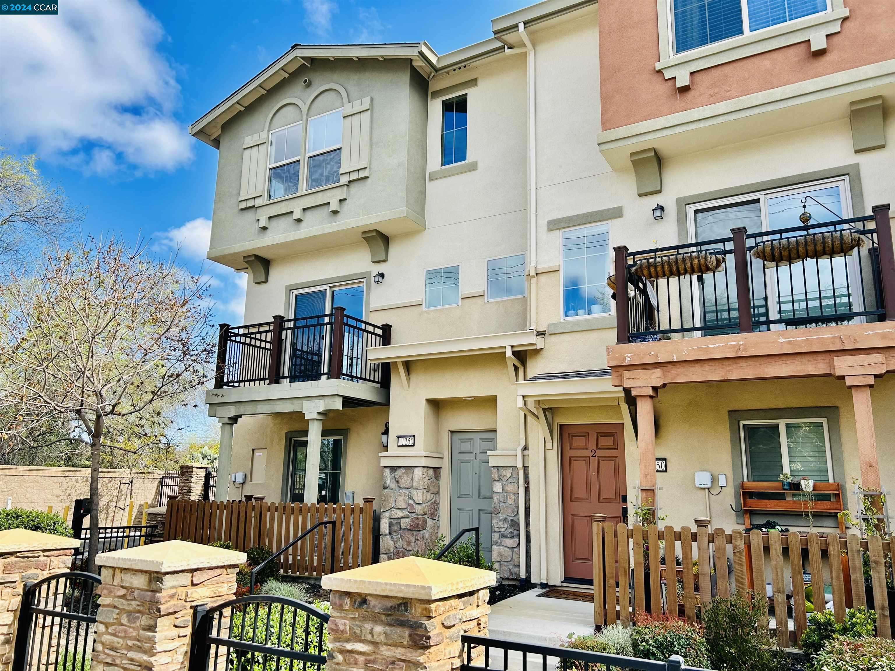 More Details about MLS # 41078154 : 1250 DETROIT AVE # 1