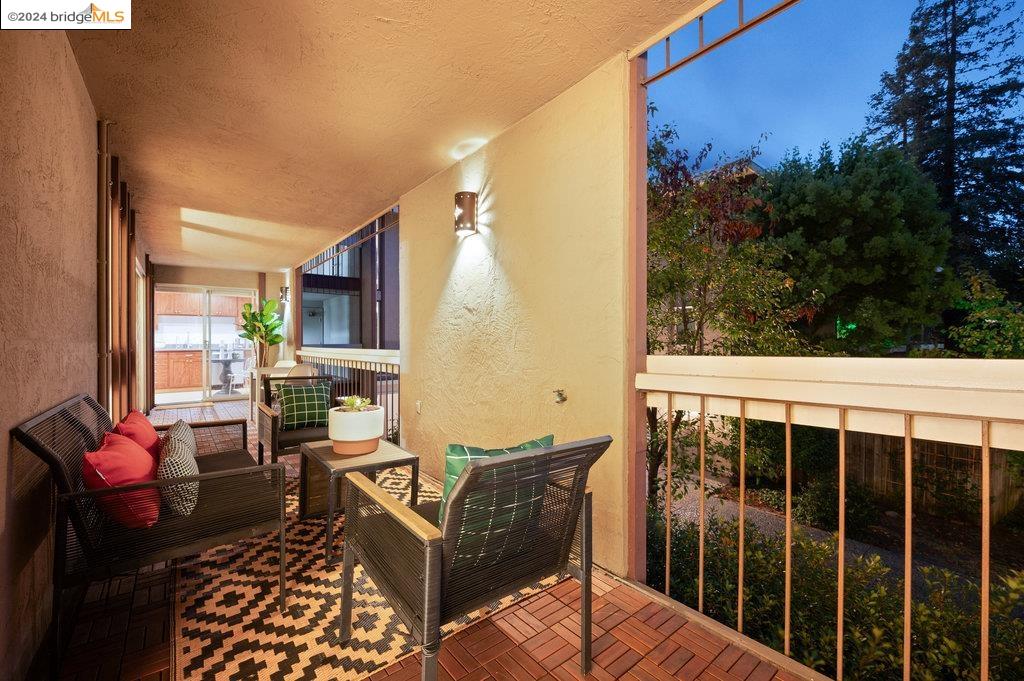 Detail Gallery Image 18 of 31 For 323 Monte Vista Ave #210,  Oakland,  CA 94611 - 2 Beds | 2 Baths