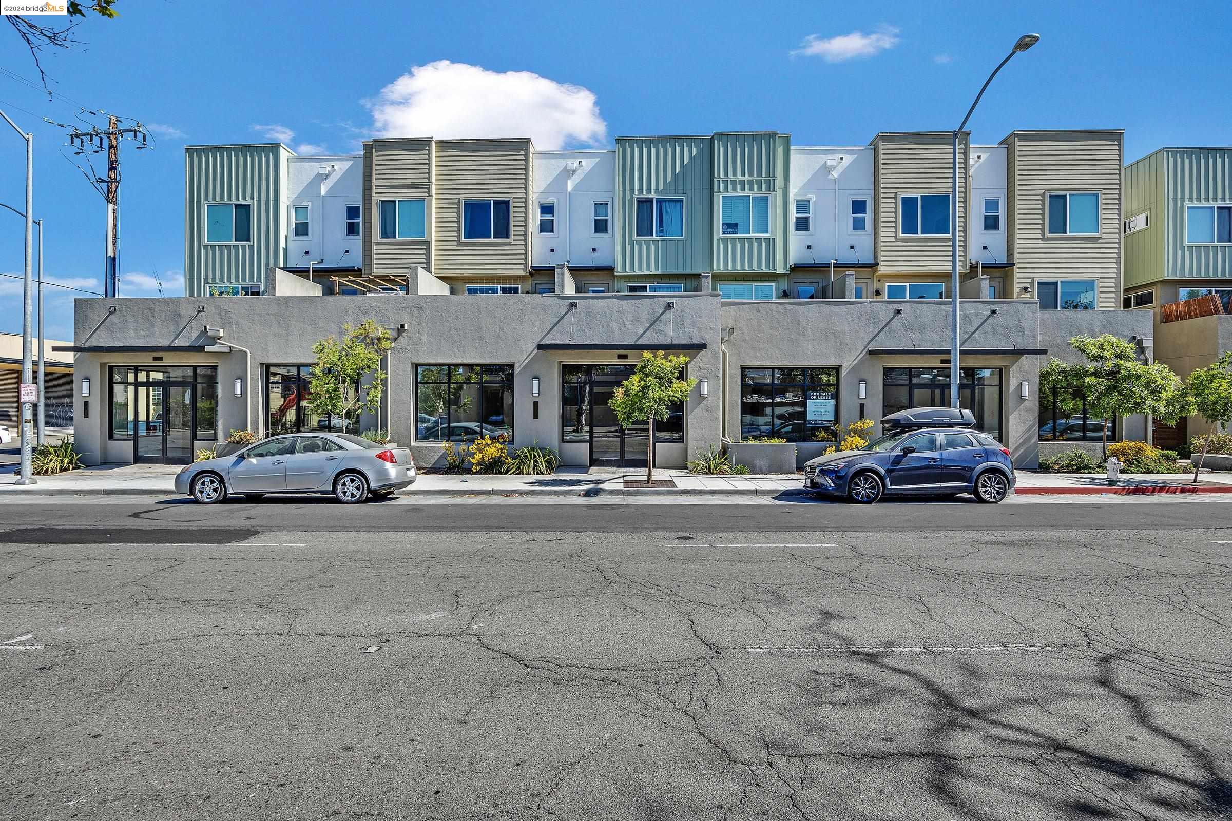 986 W Grand Ave