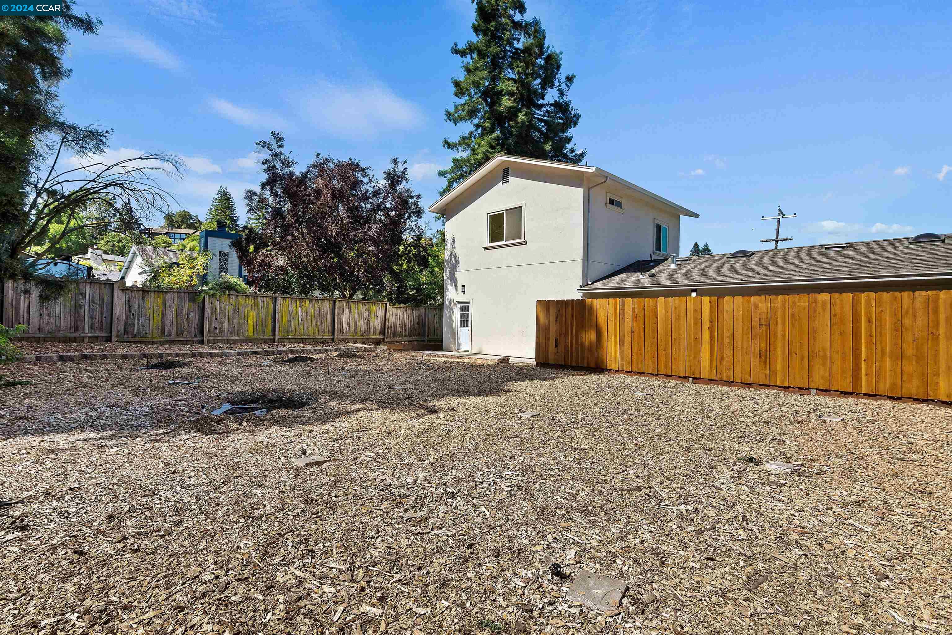 Detail Gallery Image 35 of 37 For 1006 Court Ln, Concord,  CA 94518 - 6 Beds | 4/1 Baths