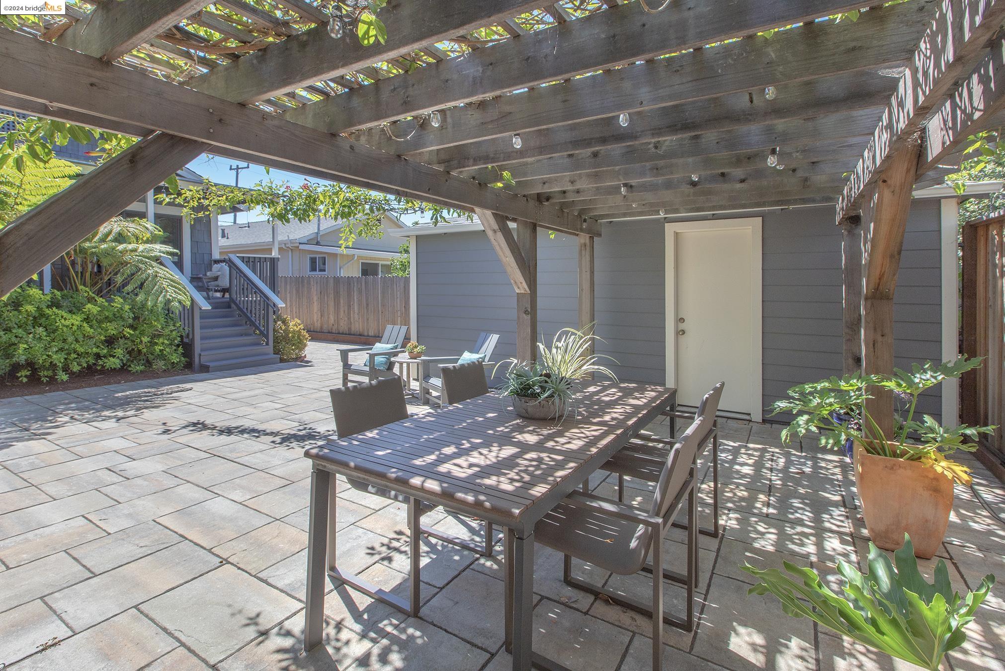 Detail Gallery Image 45 of 52 For 3755 Brown Ave, Oakland,  CA 94619 - 3 Beds | 2 Baths