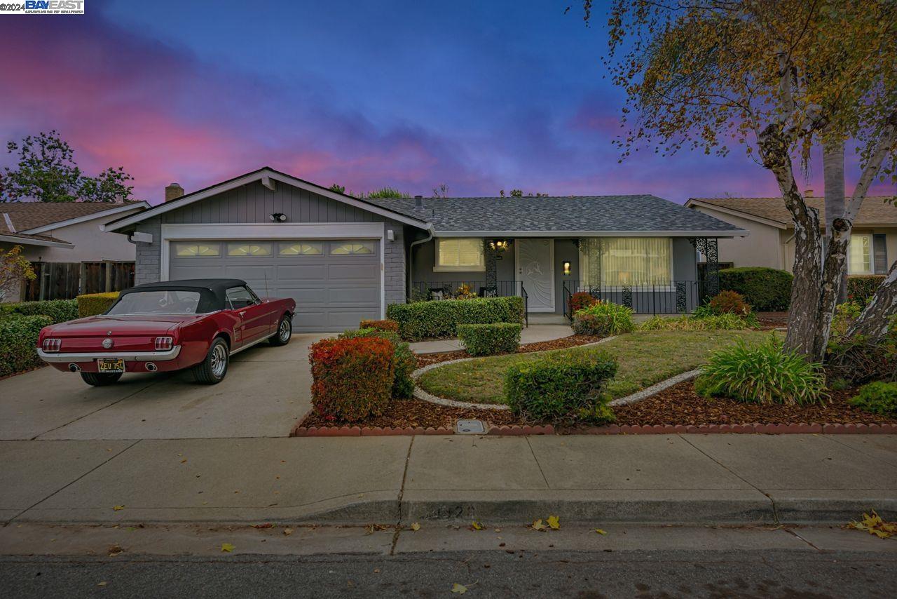Detail Gallery Image 1 of 1 For 34326 Thornhill Ct, Fremont,  CA 94555 - 3 Beds | 2 Baths