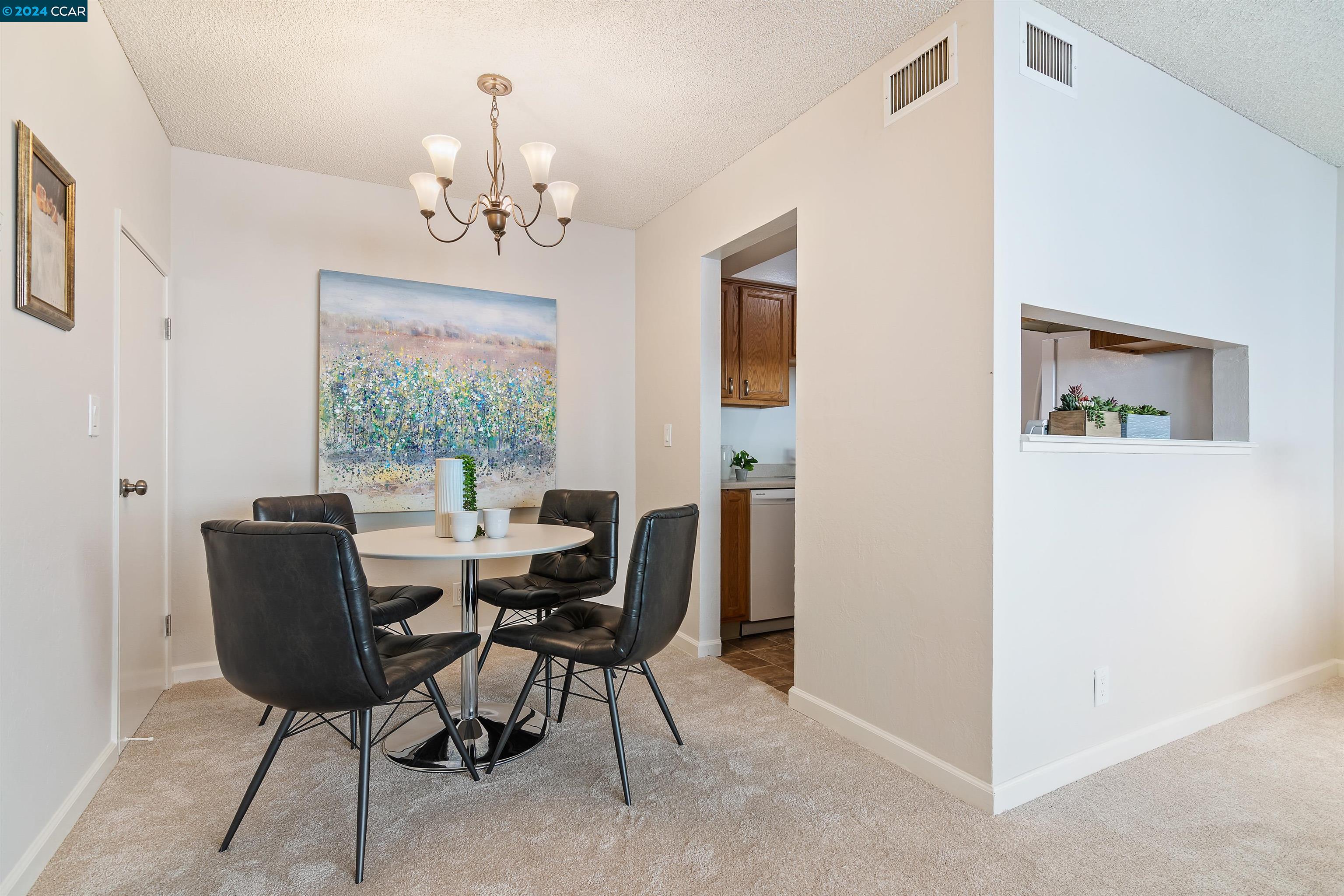 Photo #5: 41078218 Listing 
