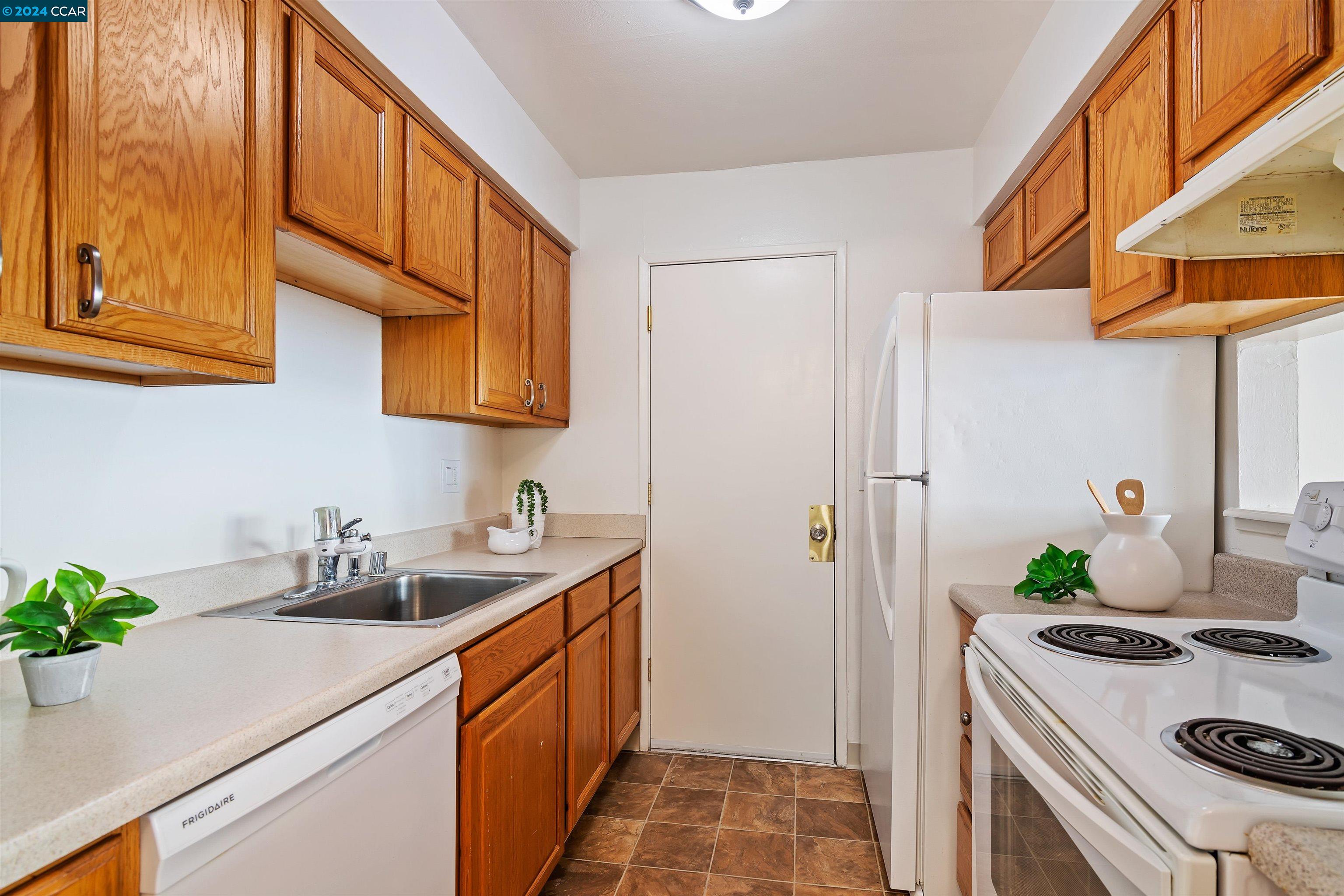 Photo #6: 41078218 Listing 