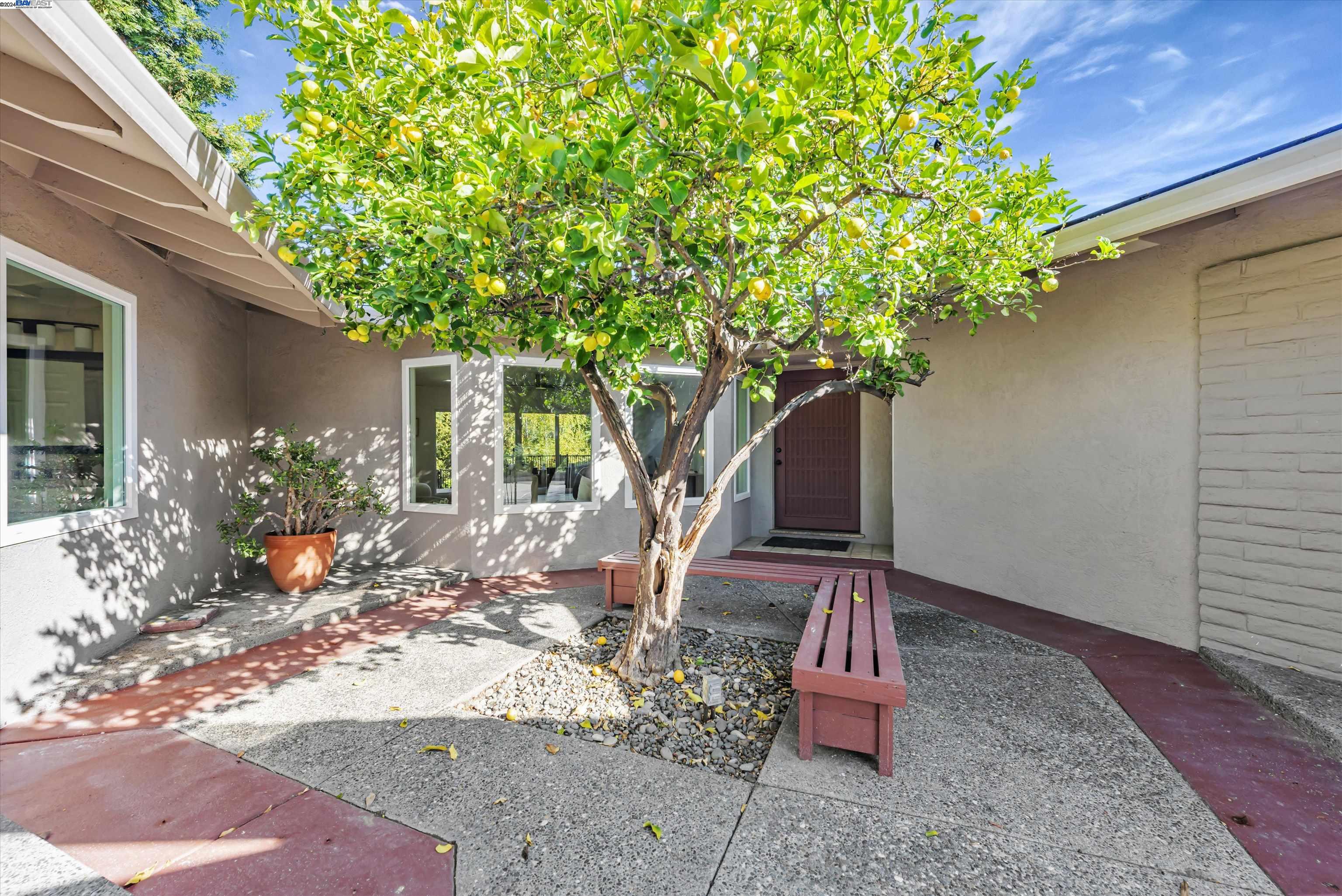 Detail Gallery Image 6 of 58 For 25968 Abbington Pl, Hayward,  CA 94542 - 3 Beds | 2 Baths