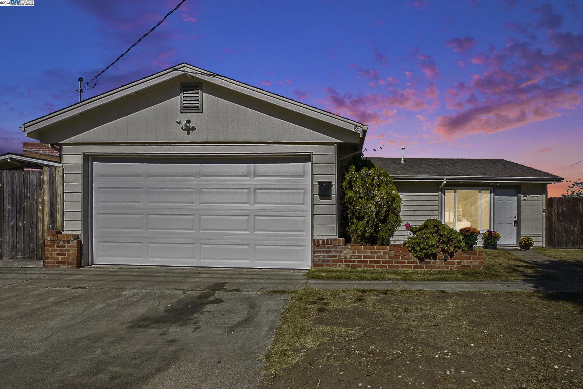 Detail Gallery Image 1 of 1 For 1401 Rieger Ave, Hayward,  CA 94544 - 3 Beds | 2 Baths