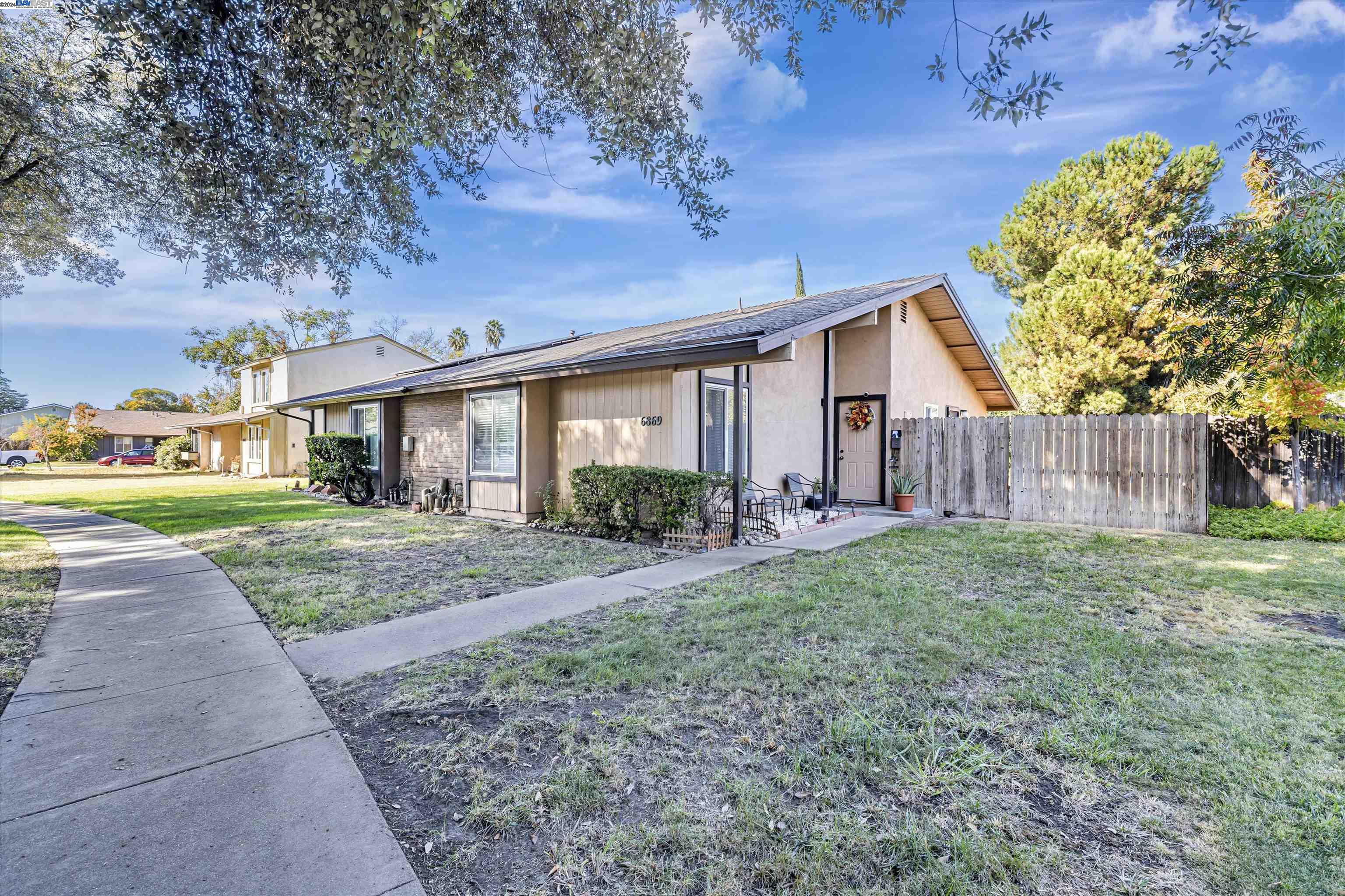 Detail Gallery Image 1 of 20 For 6869 Sumter Quay Cir, Stockton,  CA 95219 - 2 Beds | 1 Baths