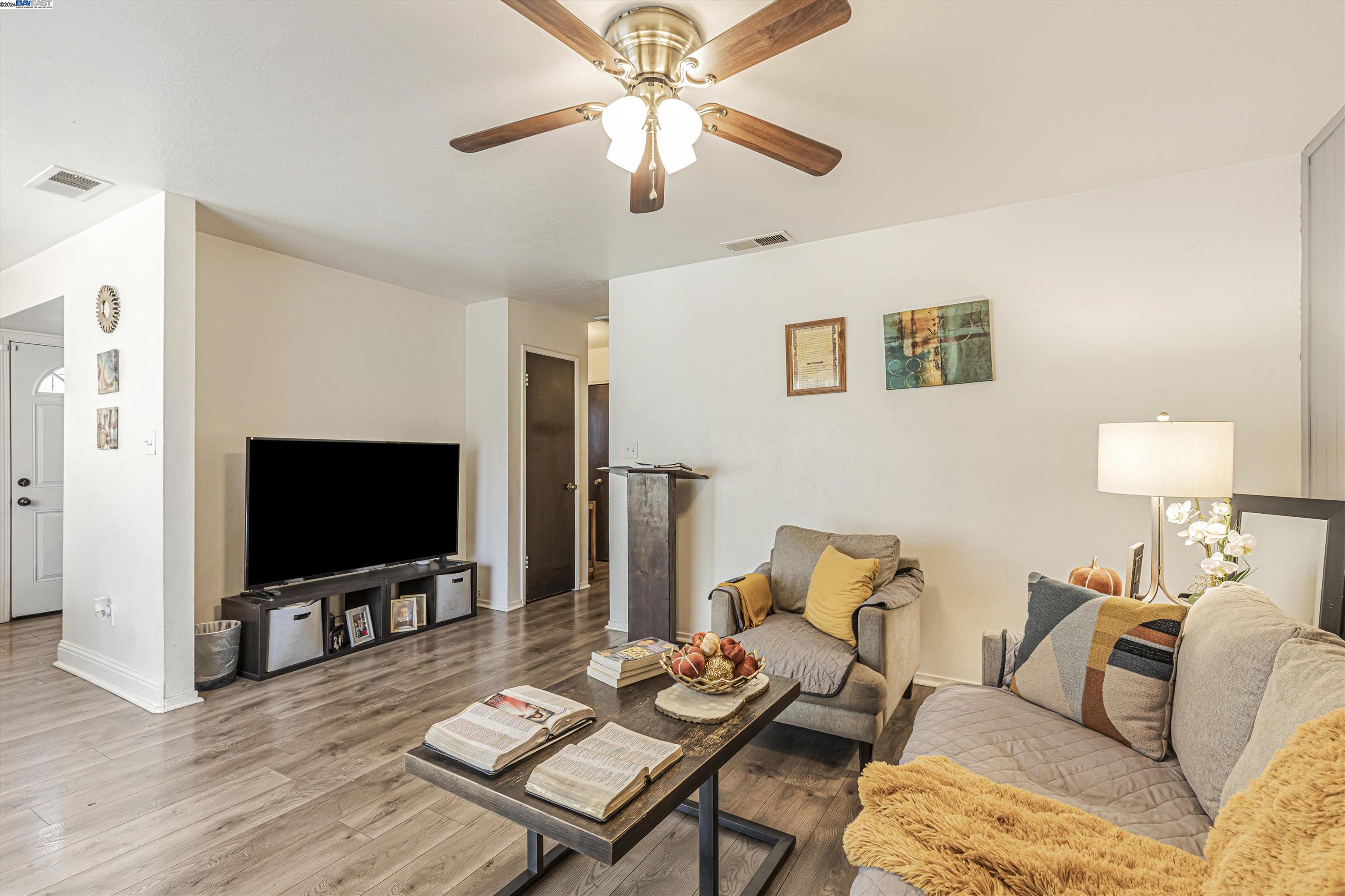 Detail Gallery Image 4 of 20 For 6869 Sumter Quay Cir, Stockton,  CA 95219 - 2 Beds | 1 Baths