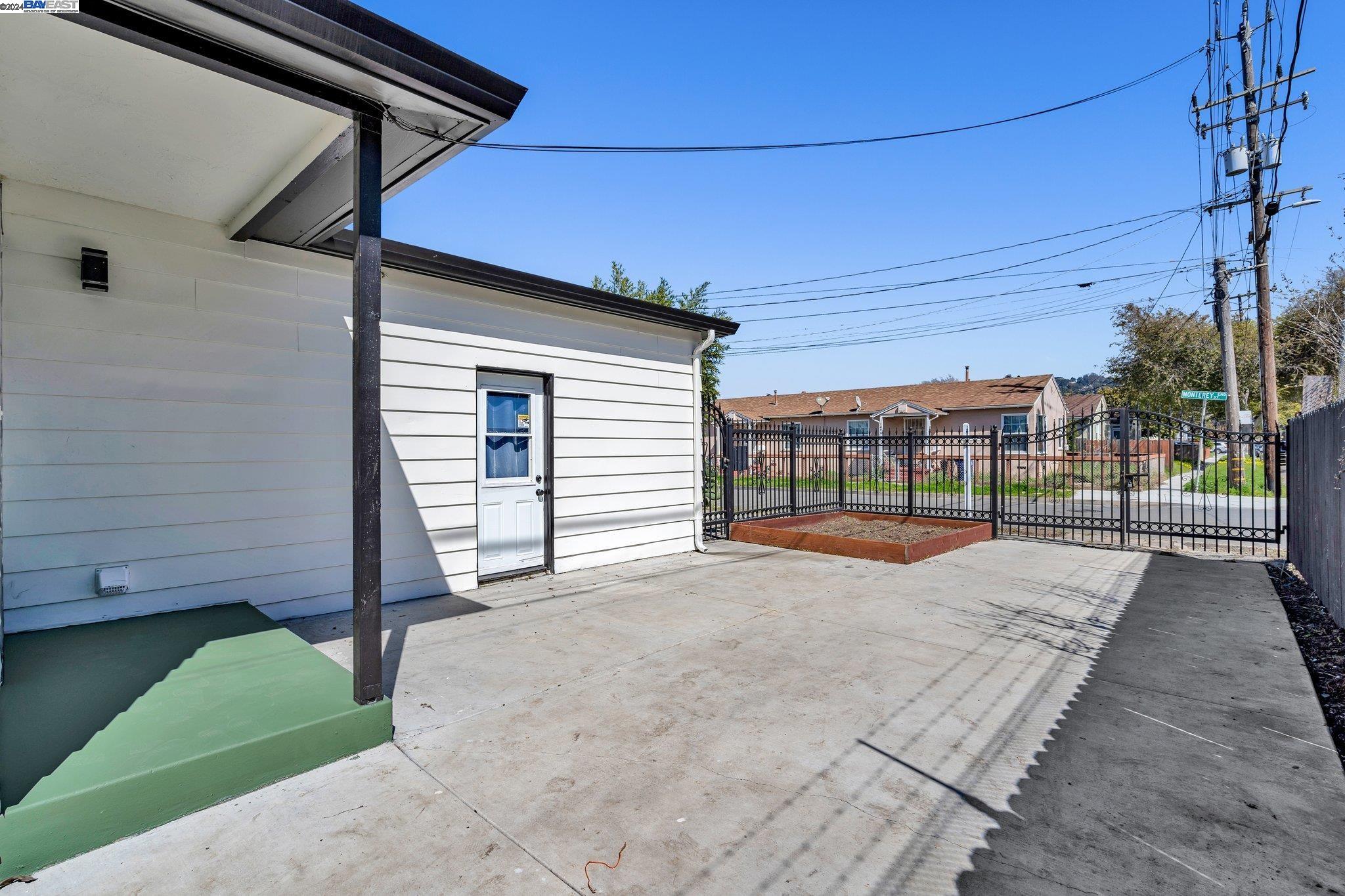 Detail Gallery Image 32 of 48 For 1631 Monterey St, Richmond,  CA 94804 - 2 Beds | 1 Baths