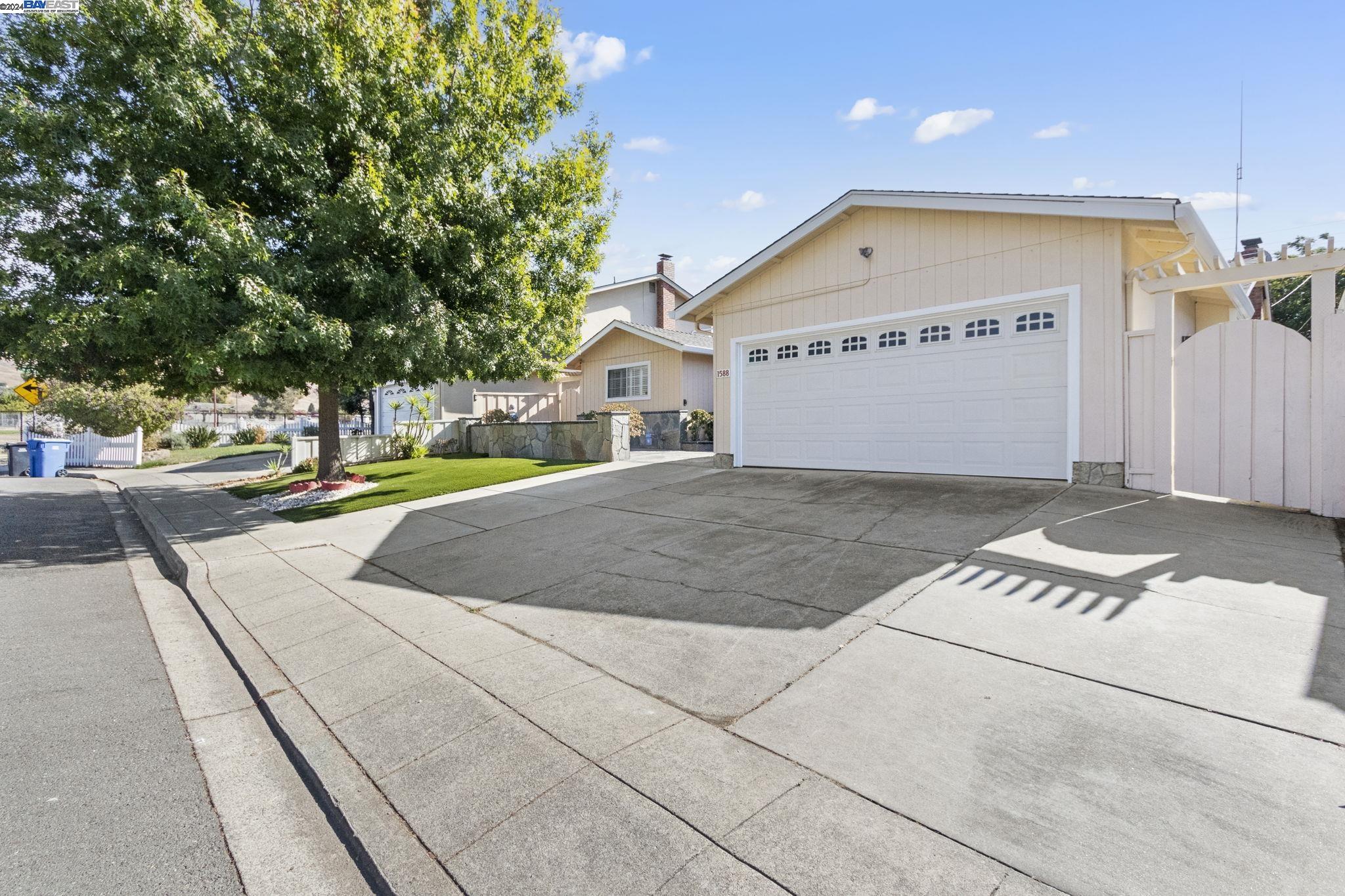 Detail Gallery Image 1 of 1 For 1588 Portola Drive, Milpitas,  CA 95035 - 4 Beds | 2 Baths