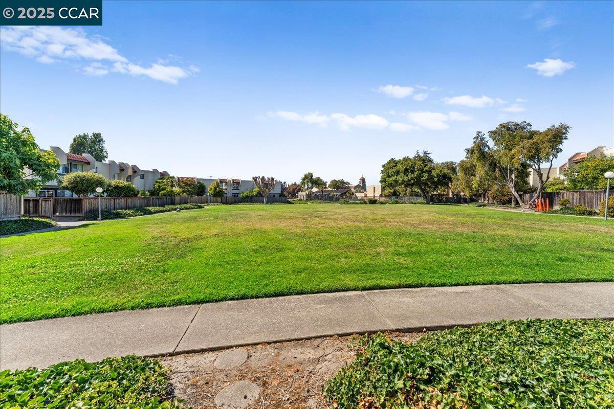 Detail Gallery Image 31 of 34 For 74 Villa Dr, San Pablo,  CA 94806 - 3 Beds | 1/1 Baths