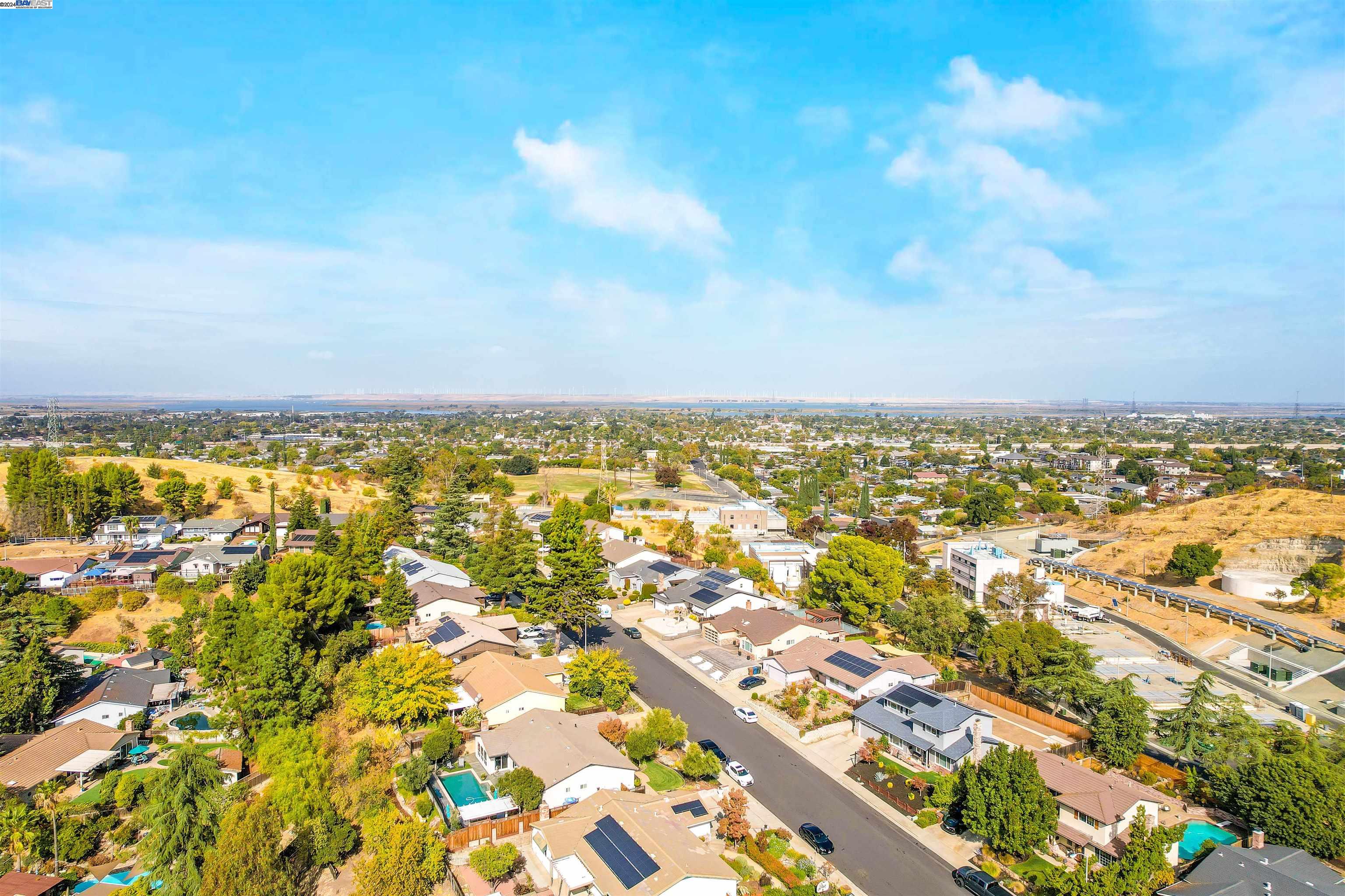 Detail Gallery Image 6 of 55 For 3209 View Dr, Antioch,  CA 94509 - 4 Beds | 2/1 Baths