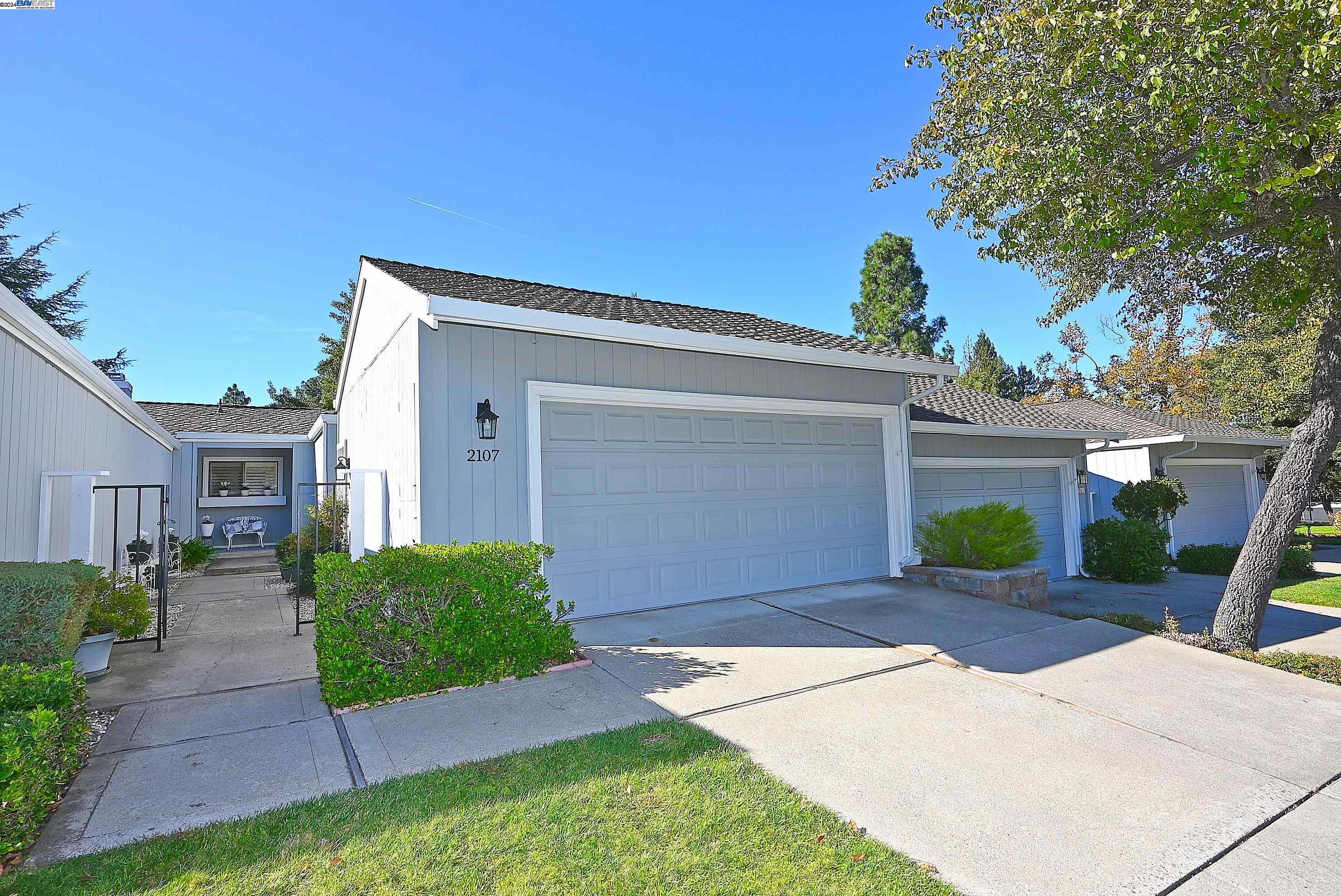MLS: 41078331 Condo For Sale