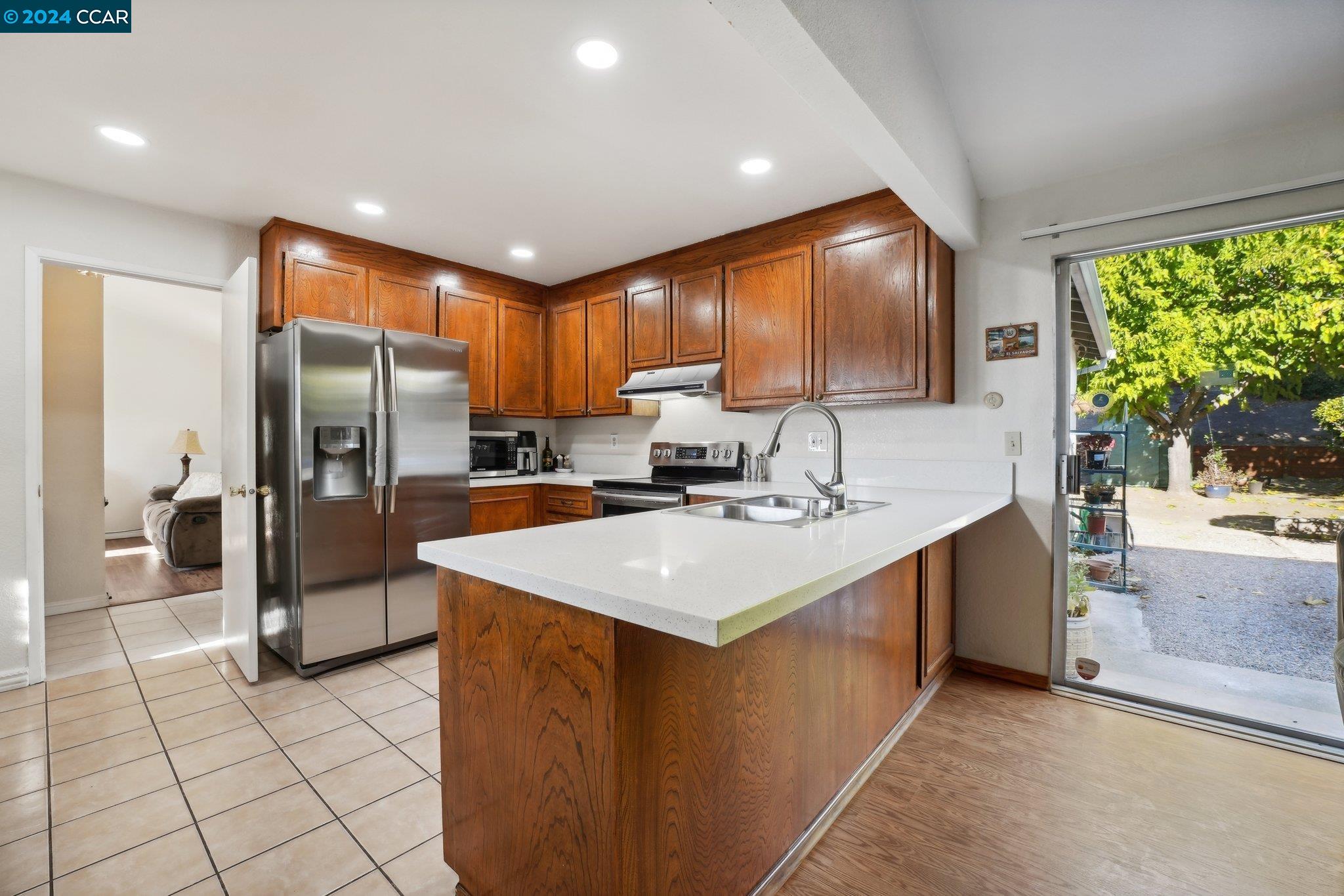 Detail Gallery Image 8 of 30 For 1021 Baypoint Way, Rodeo,  CA 94572 - 3 Beds | 2 Baths