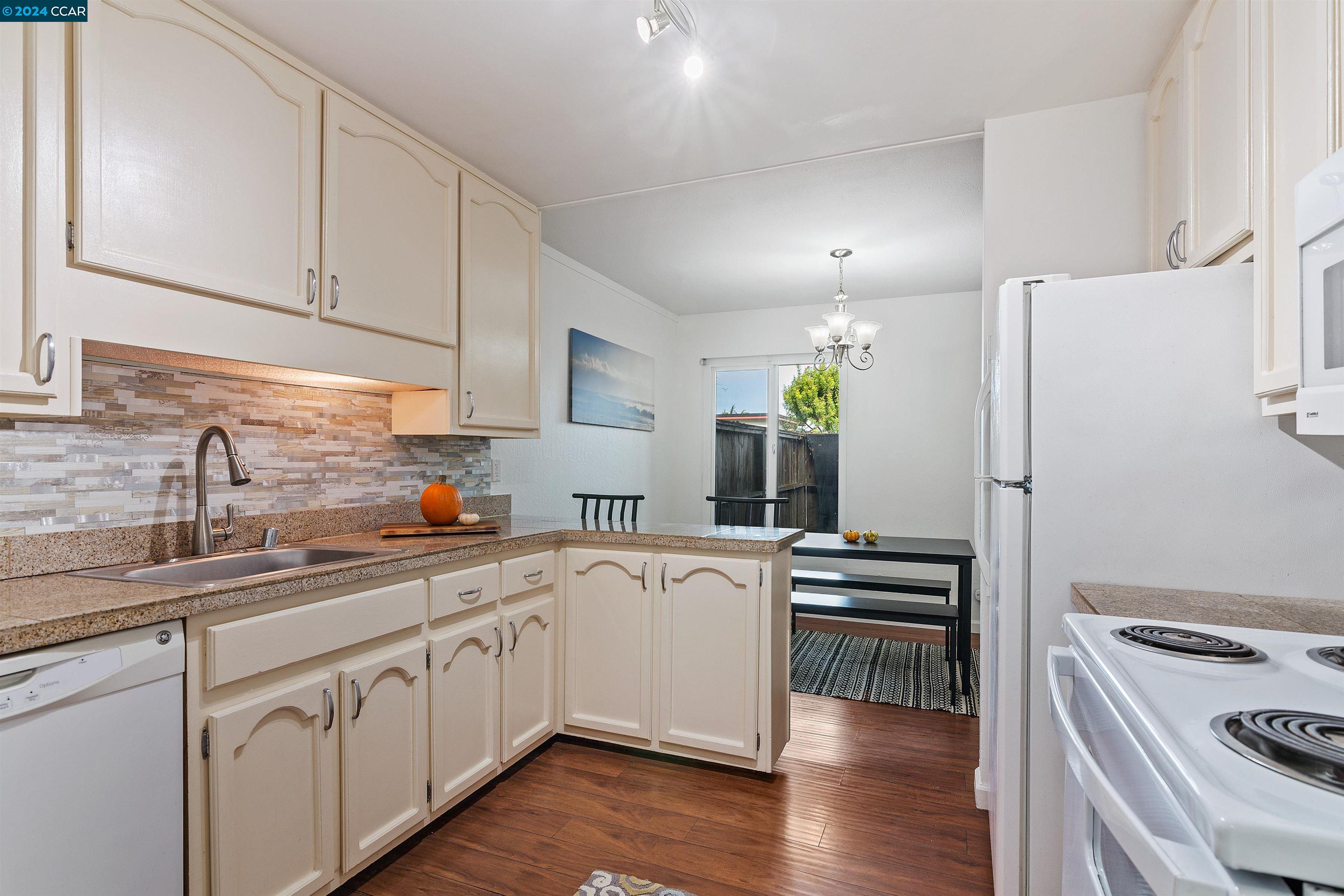 Photo #5: 41078378 Listing 